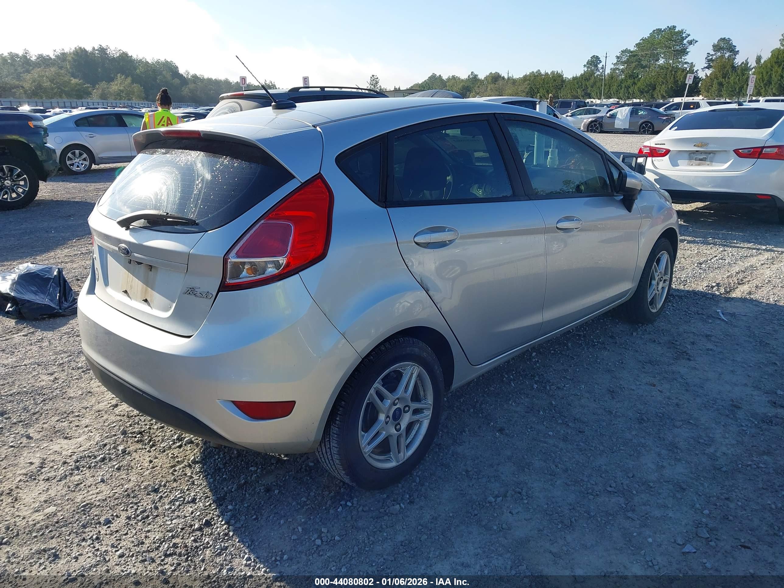 FORD FIESTA image 4