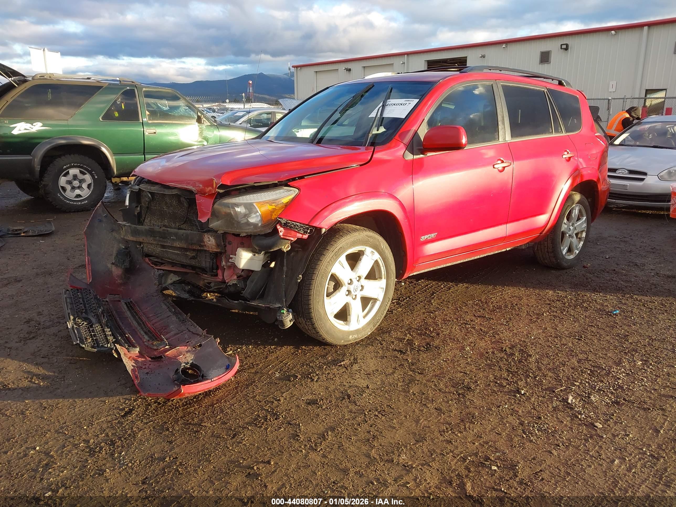 TOYOTA RAV4 image 2