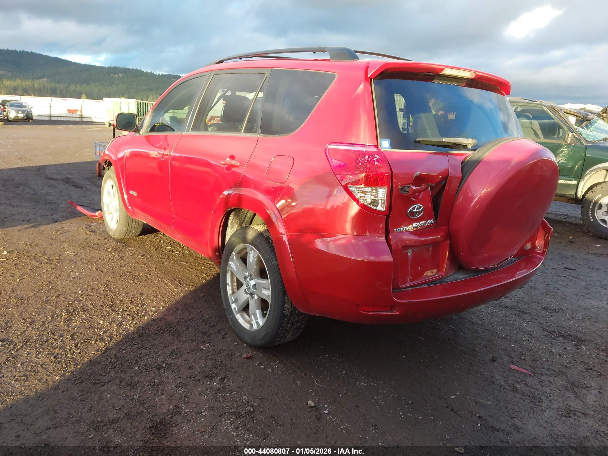 TOYOTA RAV4 image 3