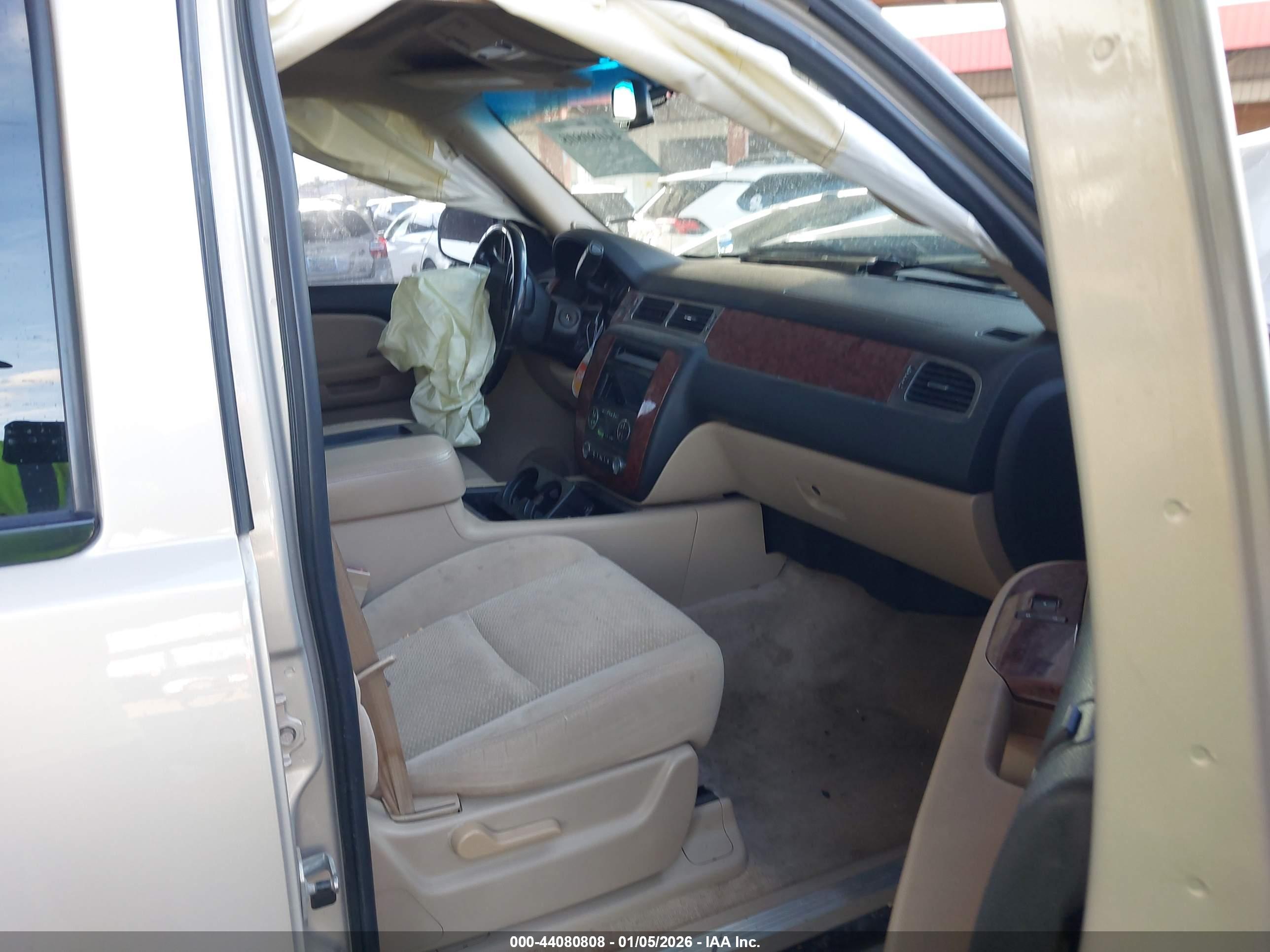 CHEVROLET TAHOE image 5
