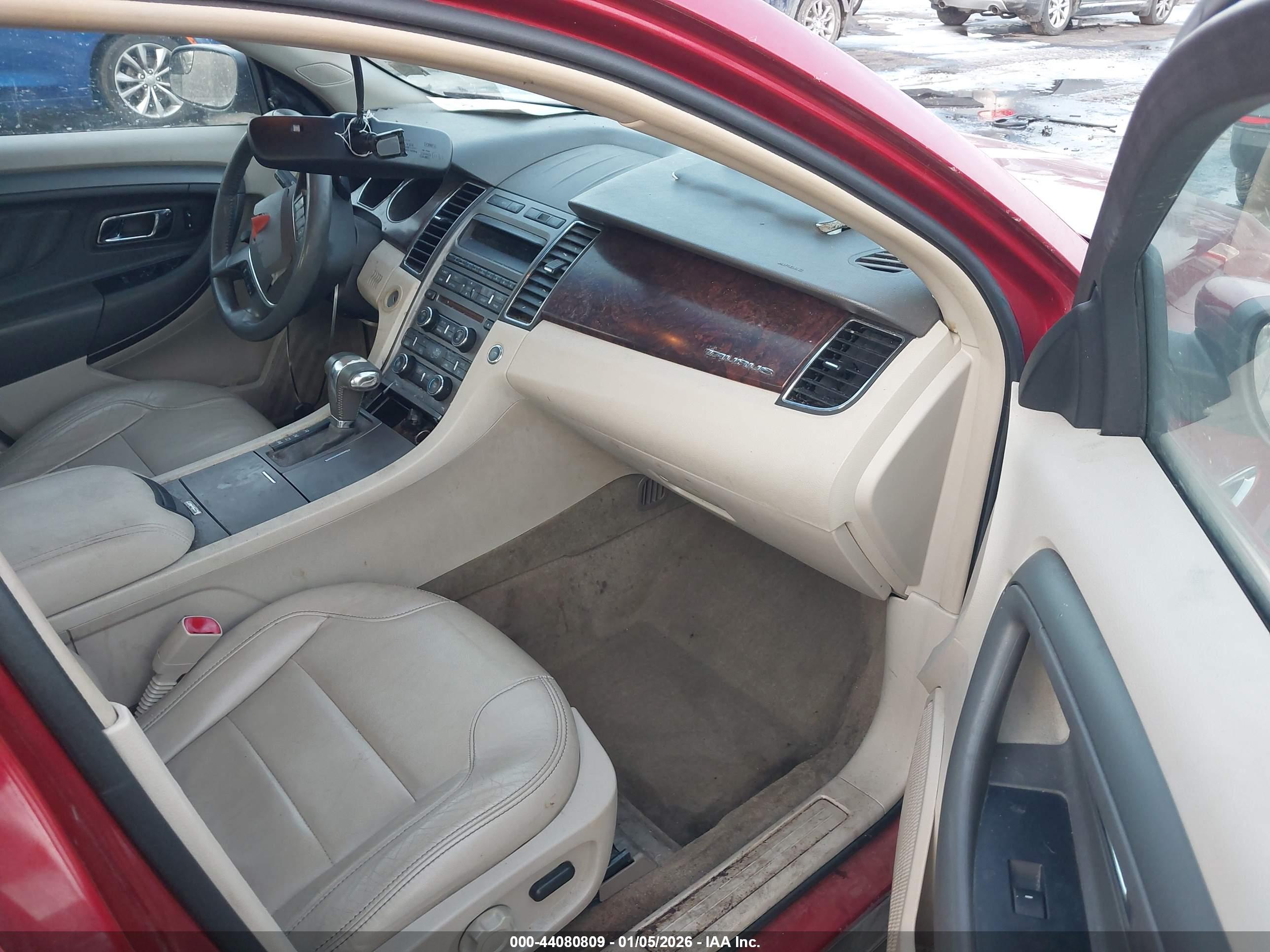 FORD TAURUS image 5