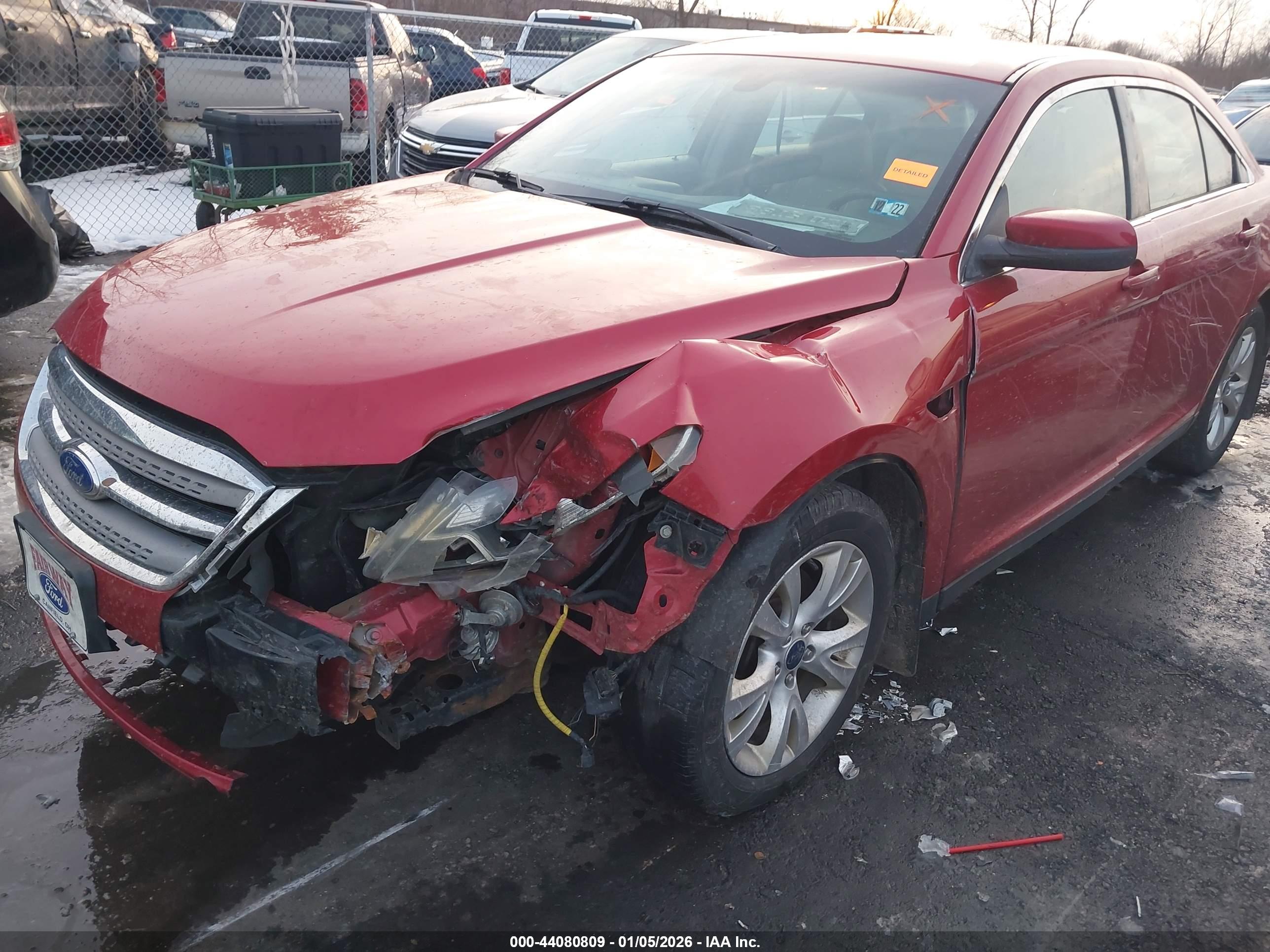 FORD TAURUS image 6