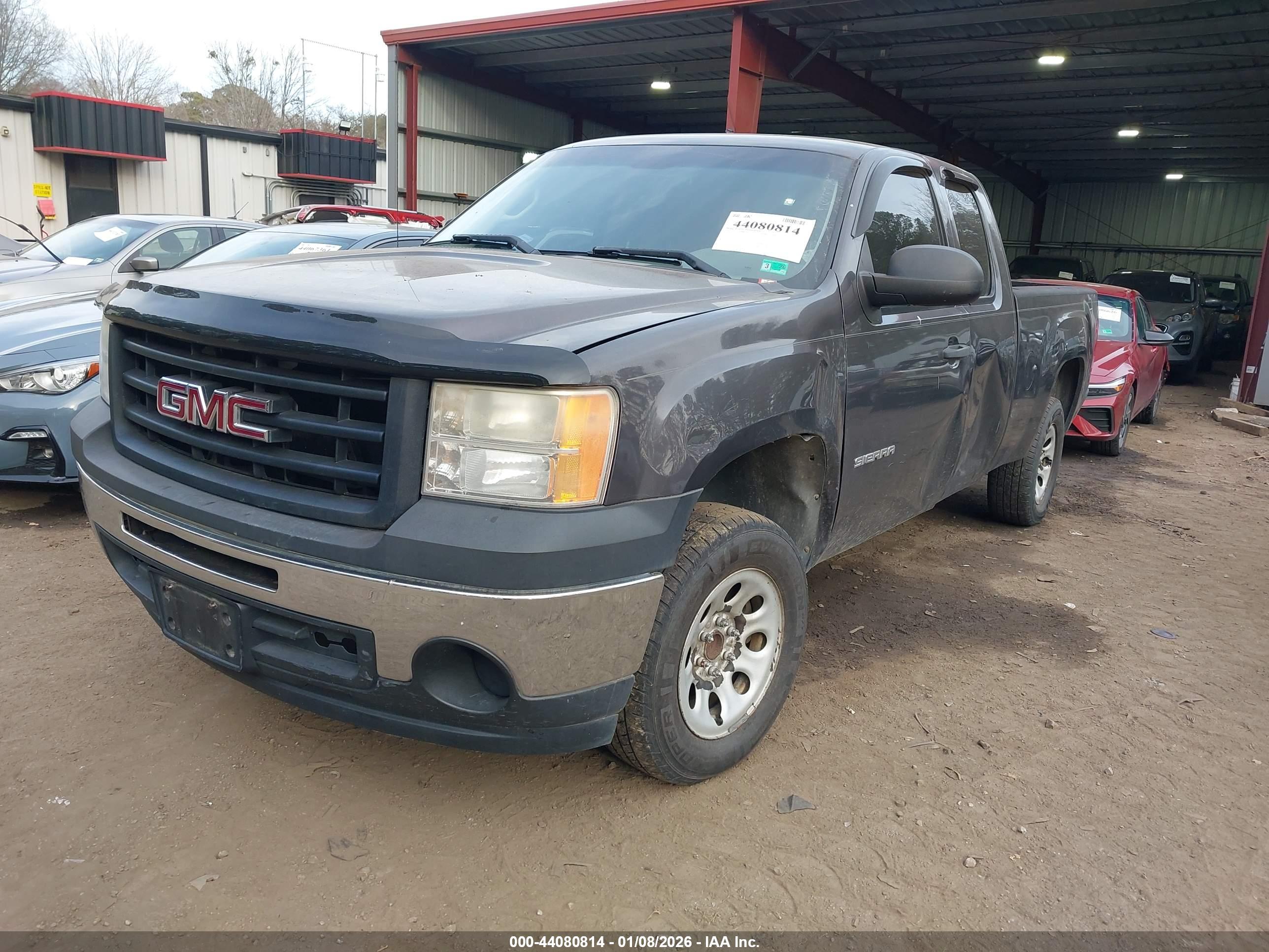 GMC SIERRA image 2