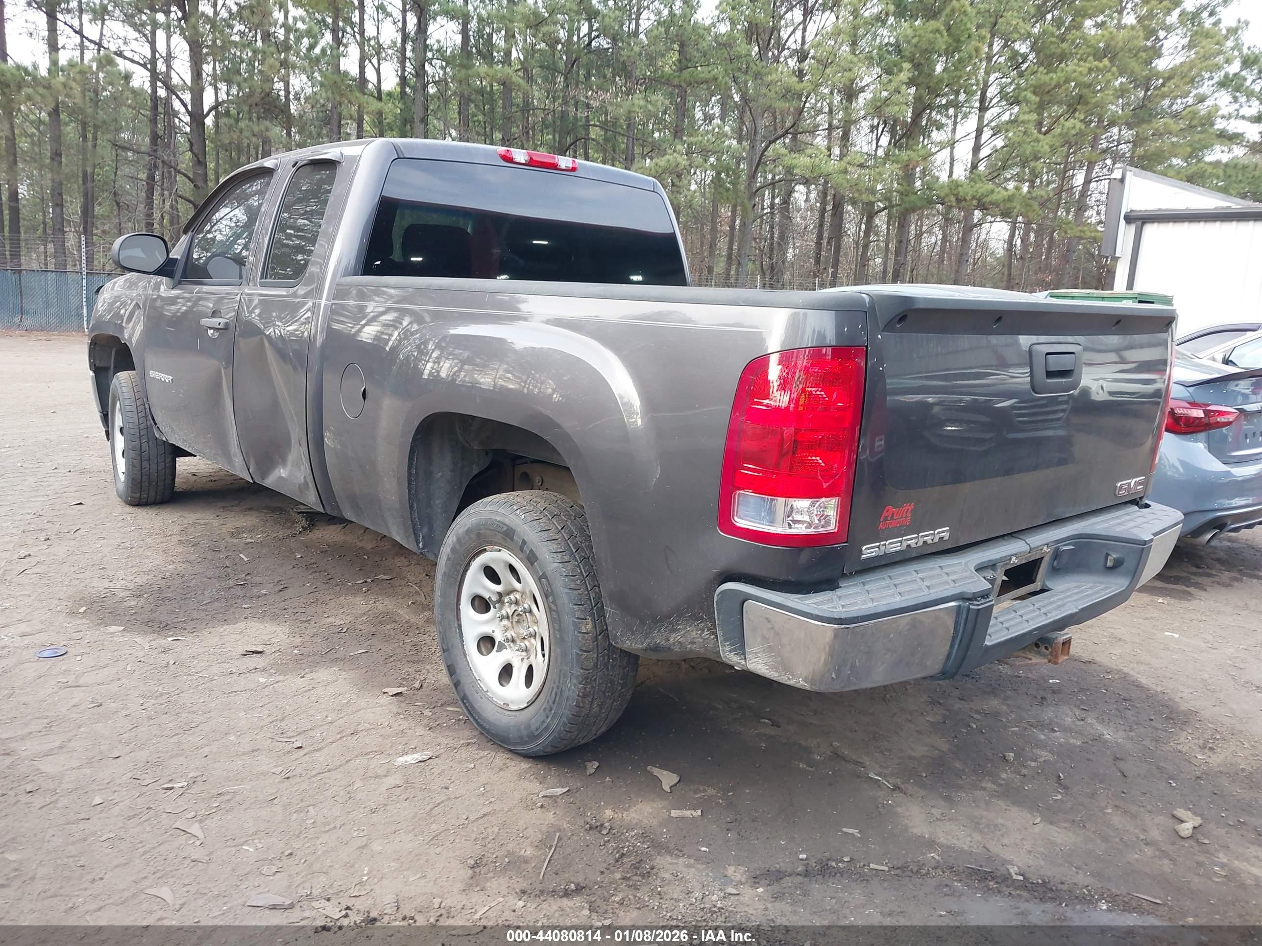 GMC SIERRA image 3