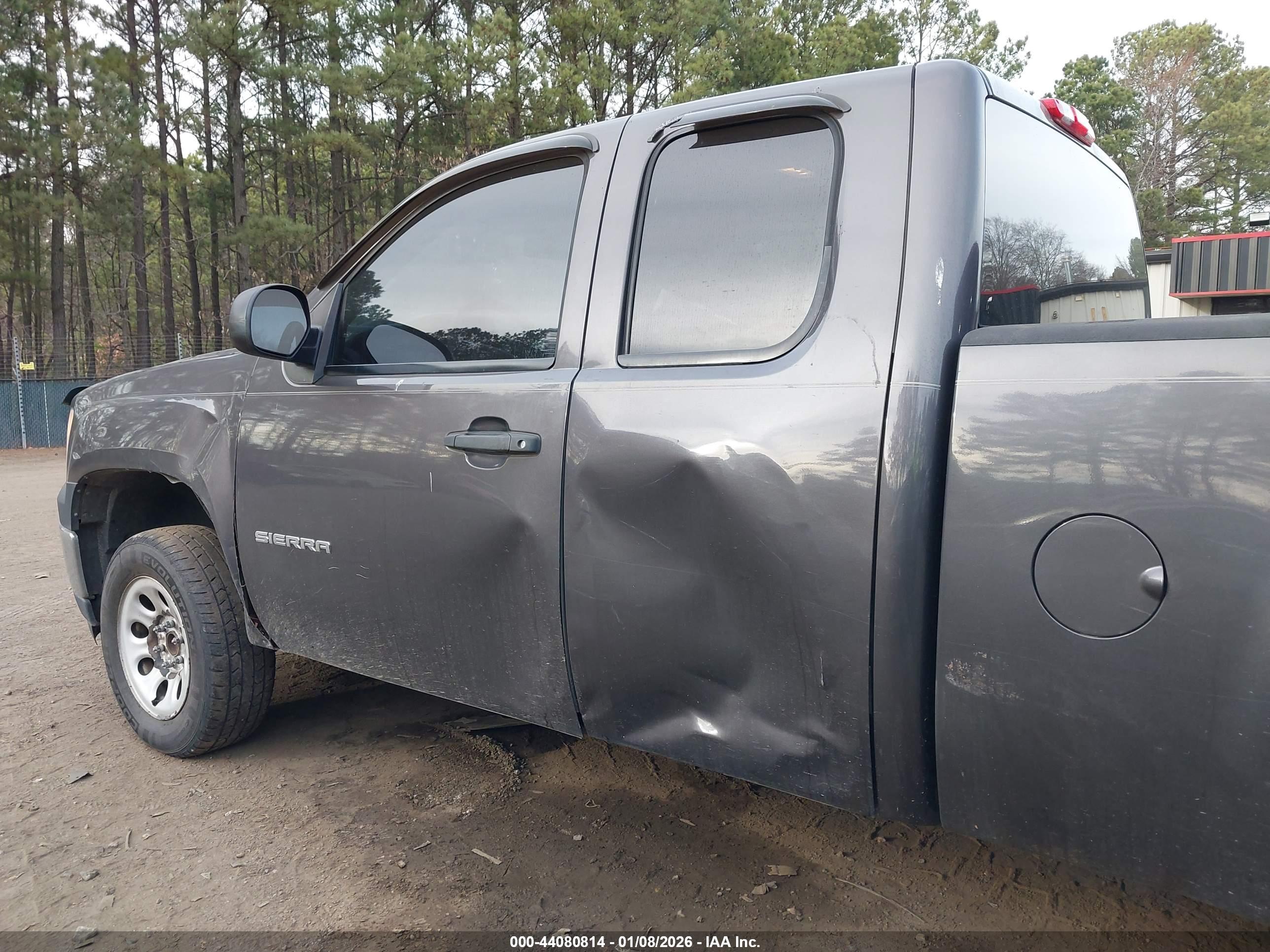 GMC SIERRA image 6