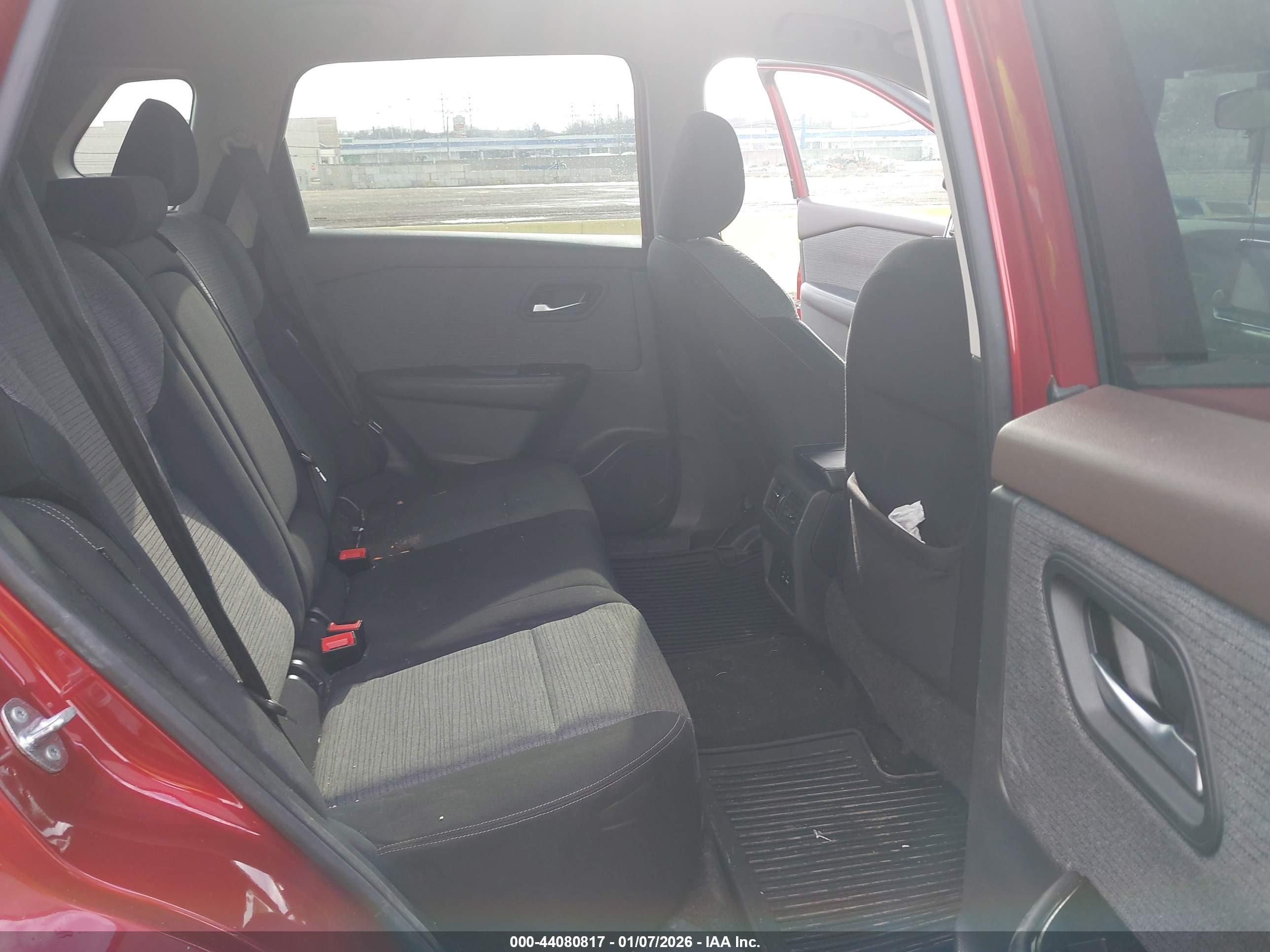 NISSAN ROGUE image 8