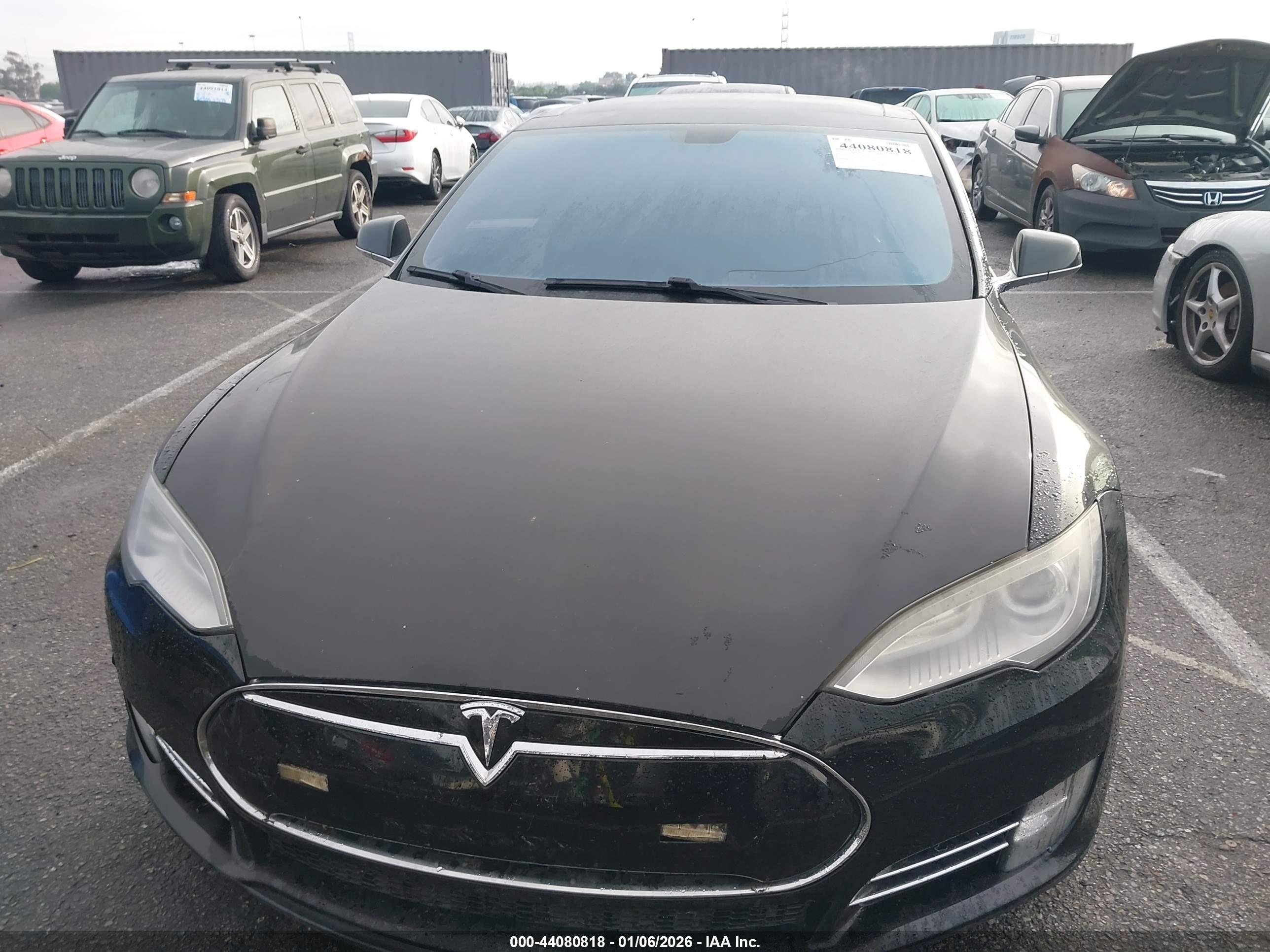 TESLA MODEL image 10