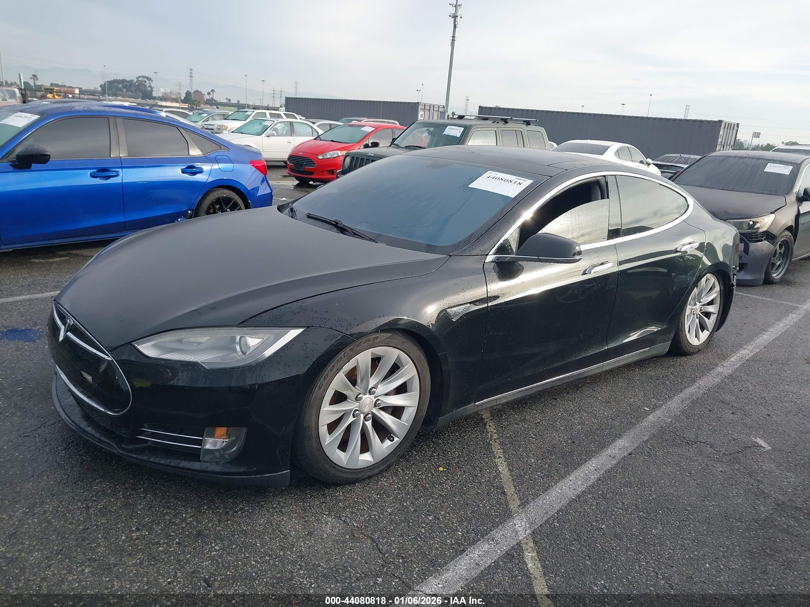 TESLA MODEL image 2