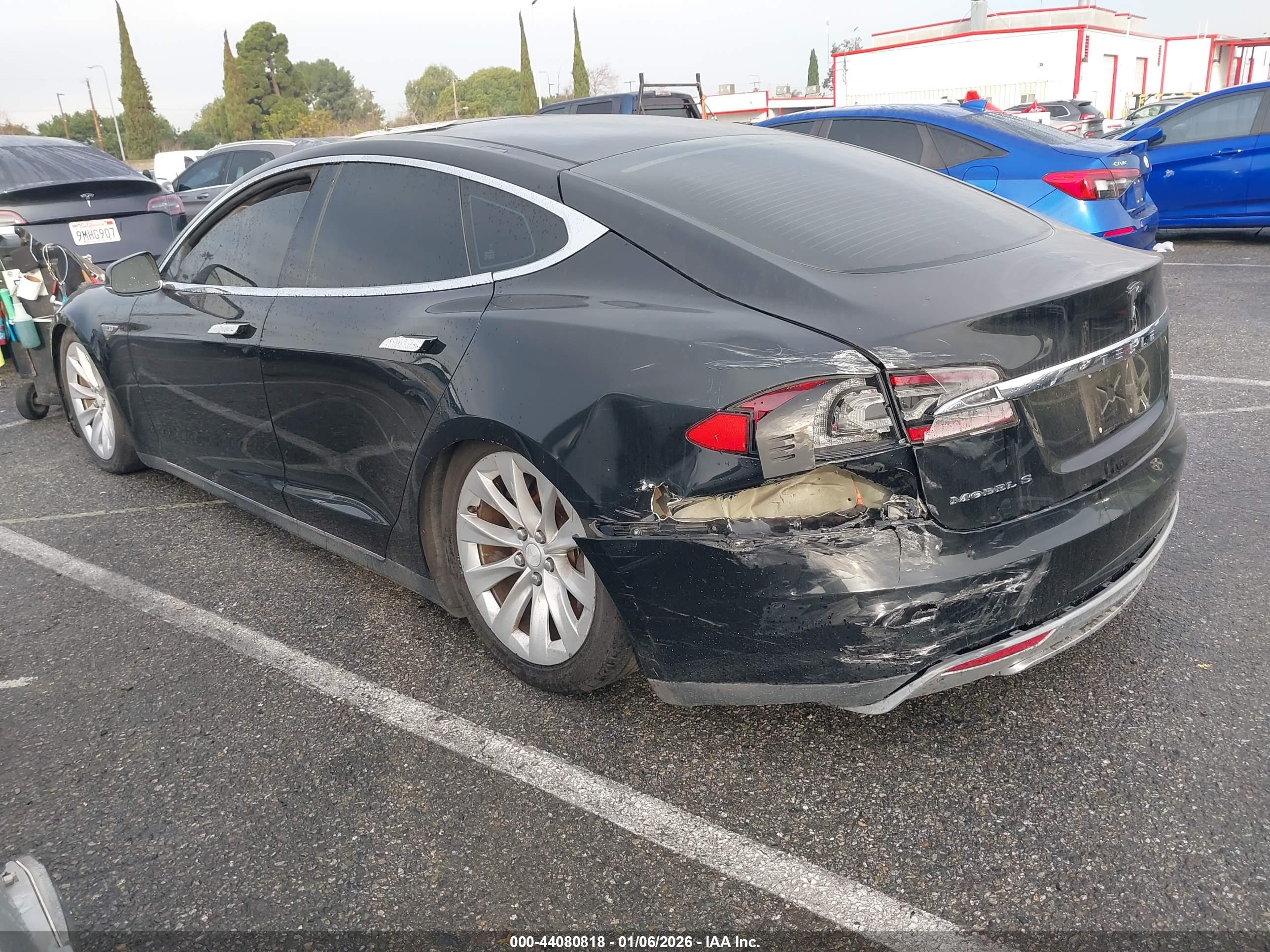 TESLA MODEL image 3