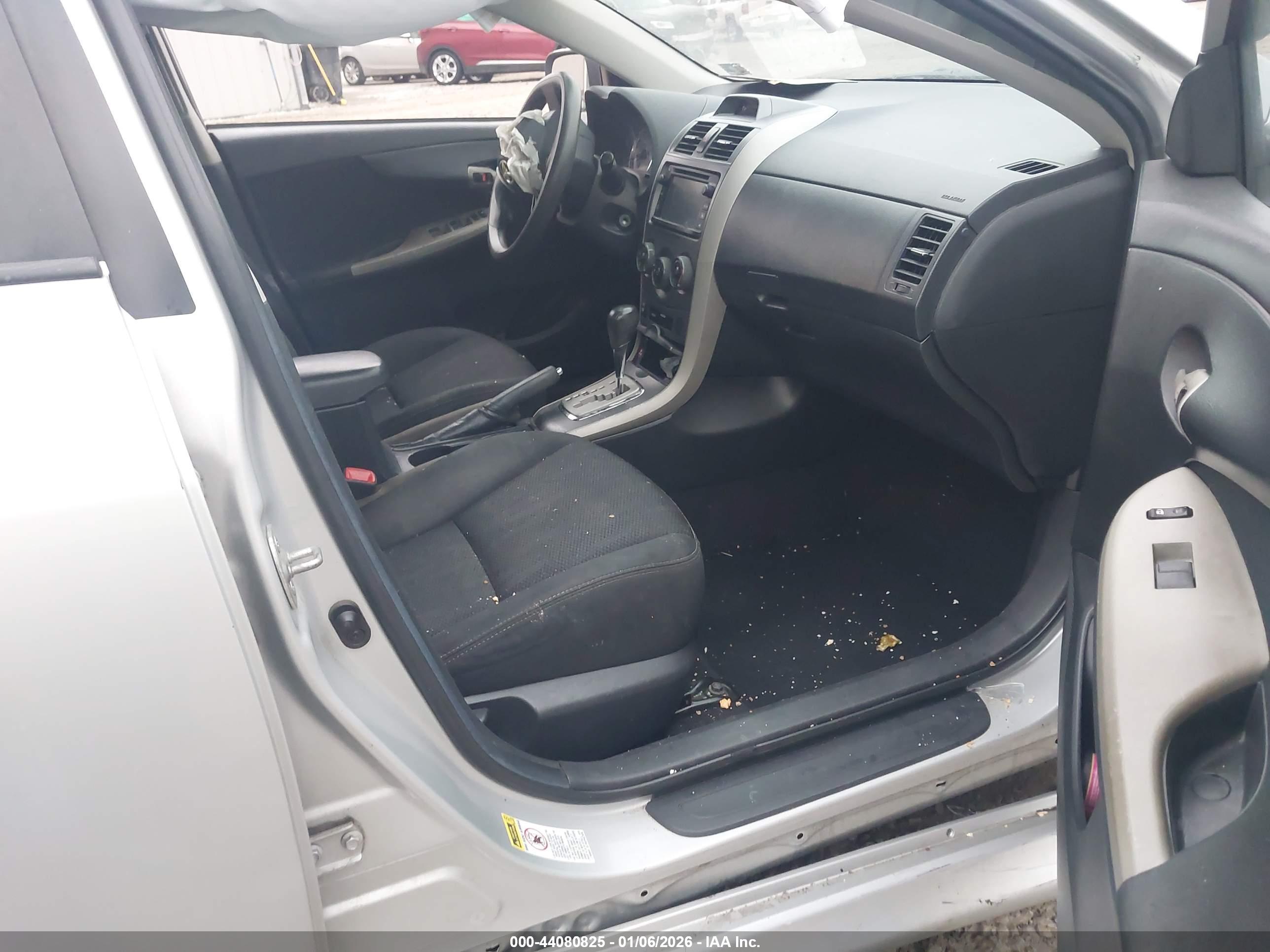 TOYOTA COROLLA image 5