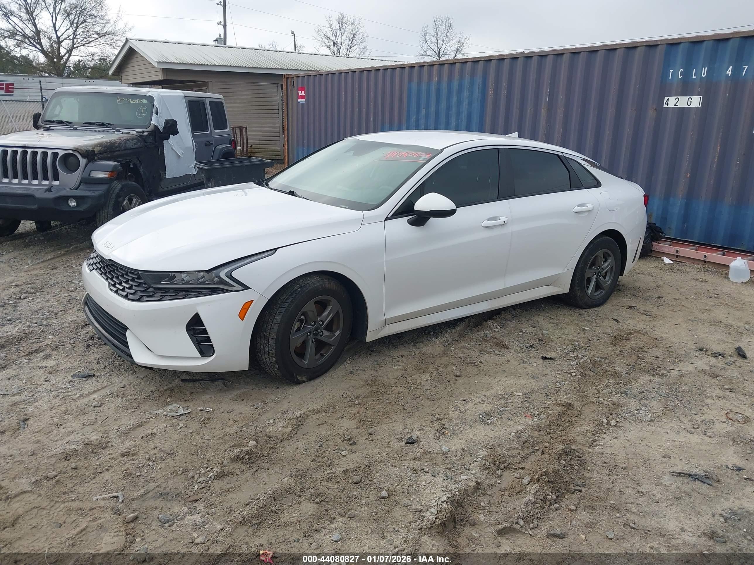 KIA K5 image 2