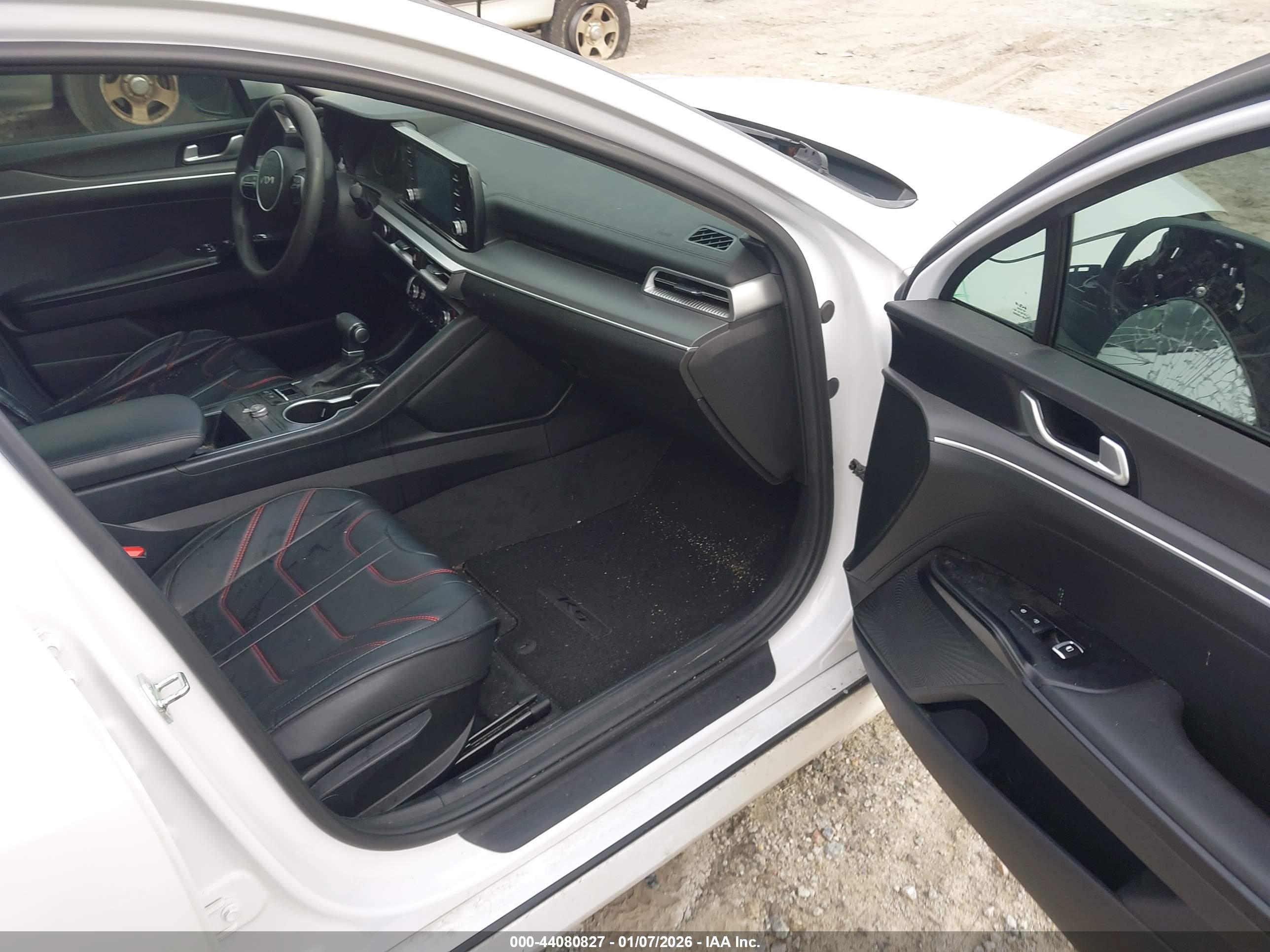 KIA K5 image 5