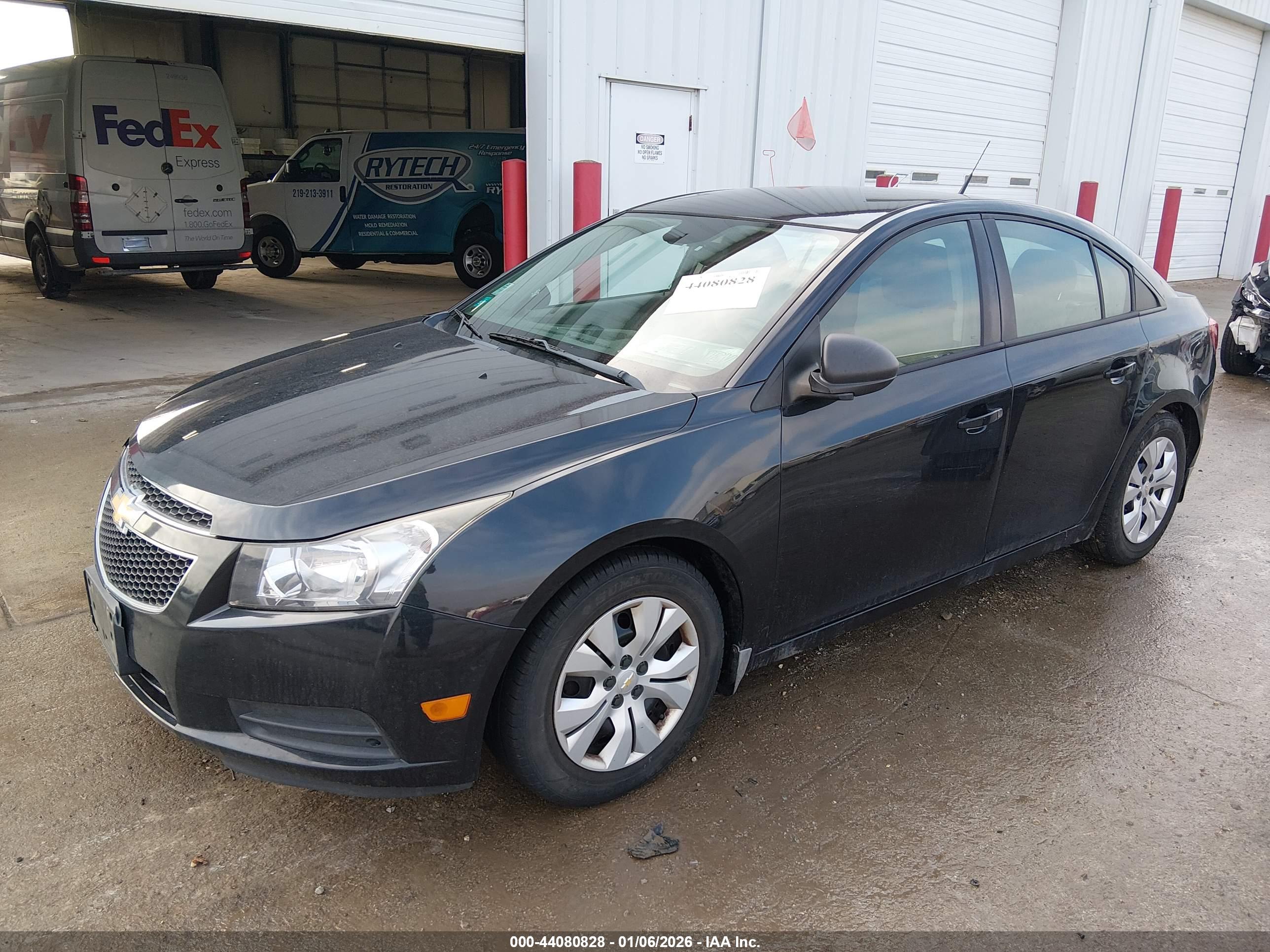 CHEVROLET CRUZE image 2