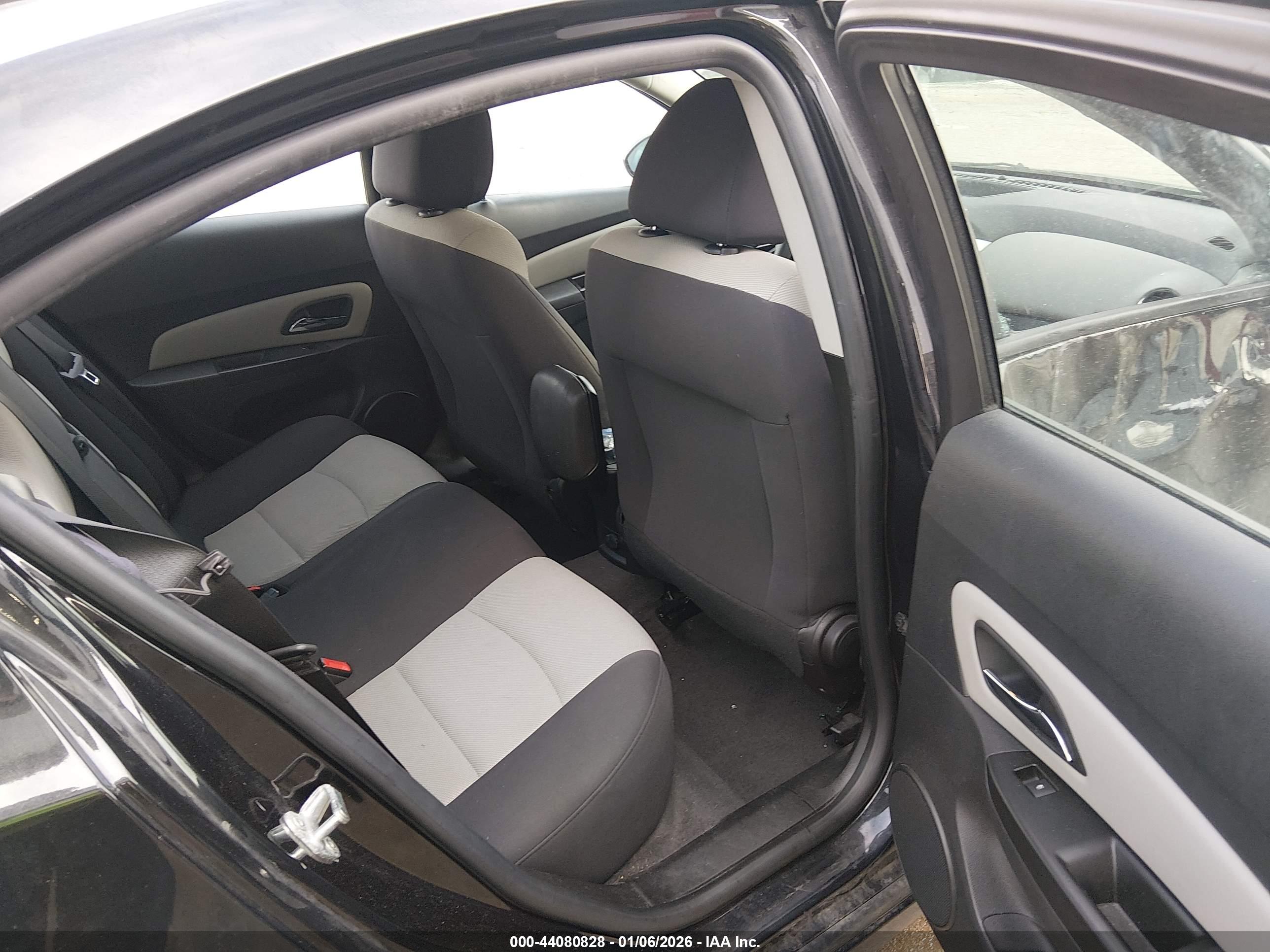 CHEVROLET CRUZE image 8