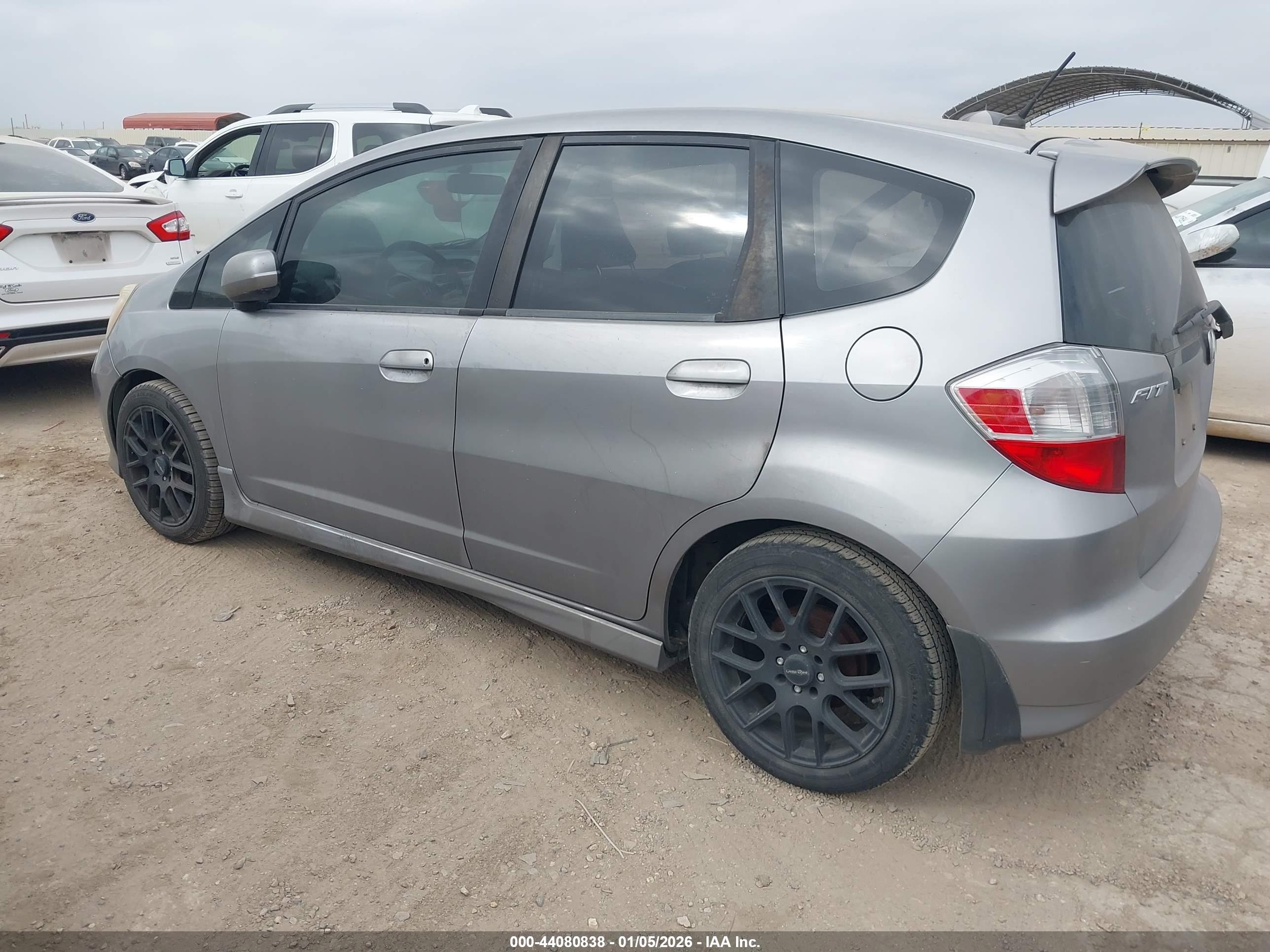 HONDA FIT image 3
