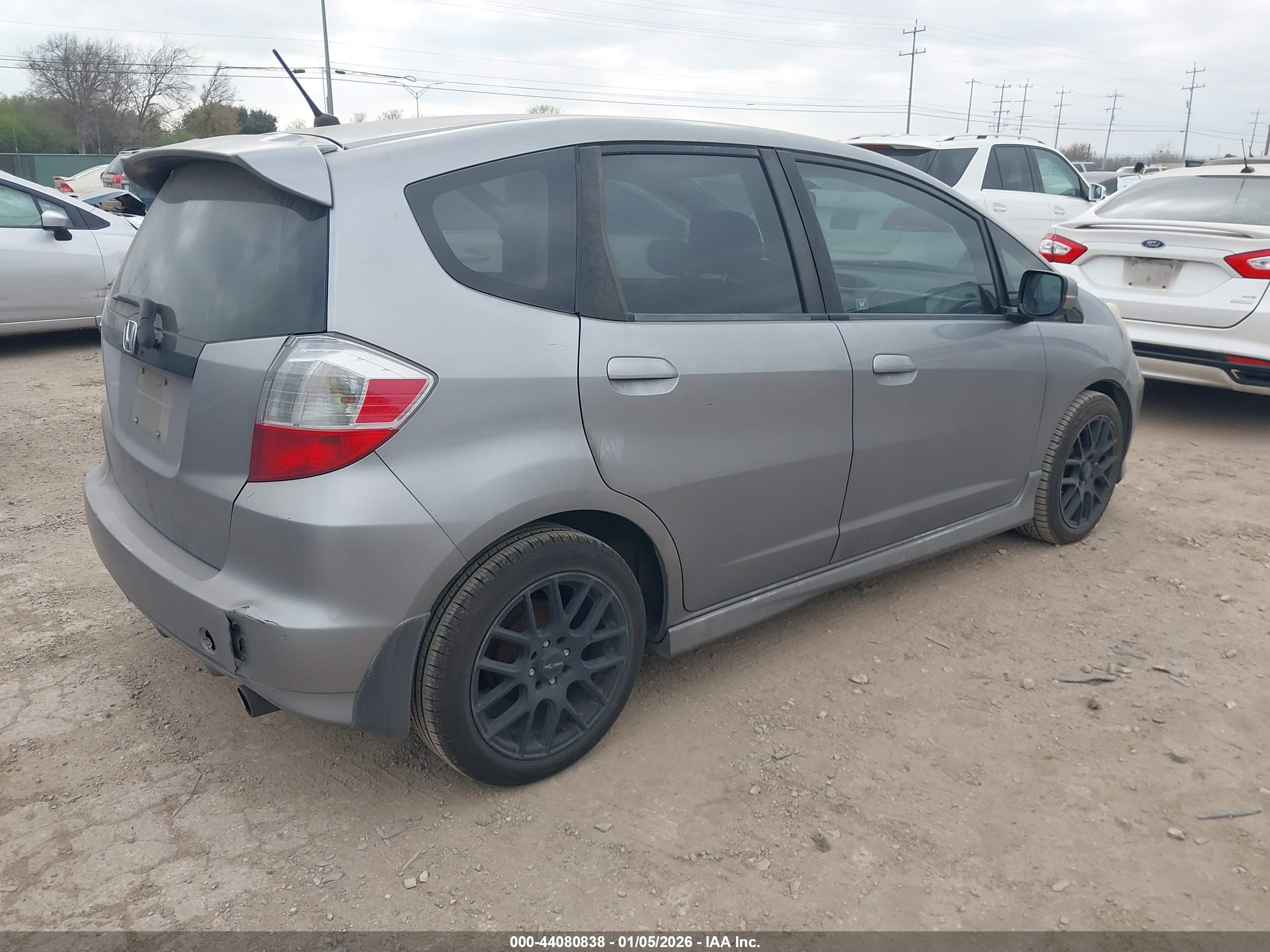 HONDA FIT image 4