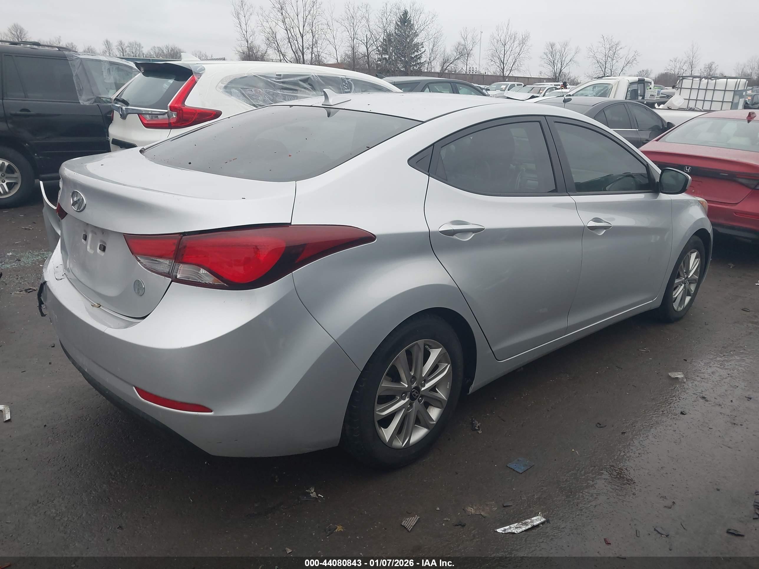 HYUNDAI ELANTRA image 4