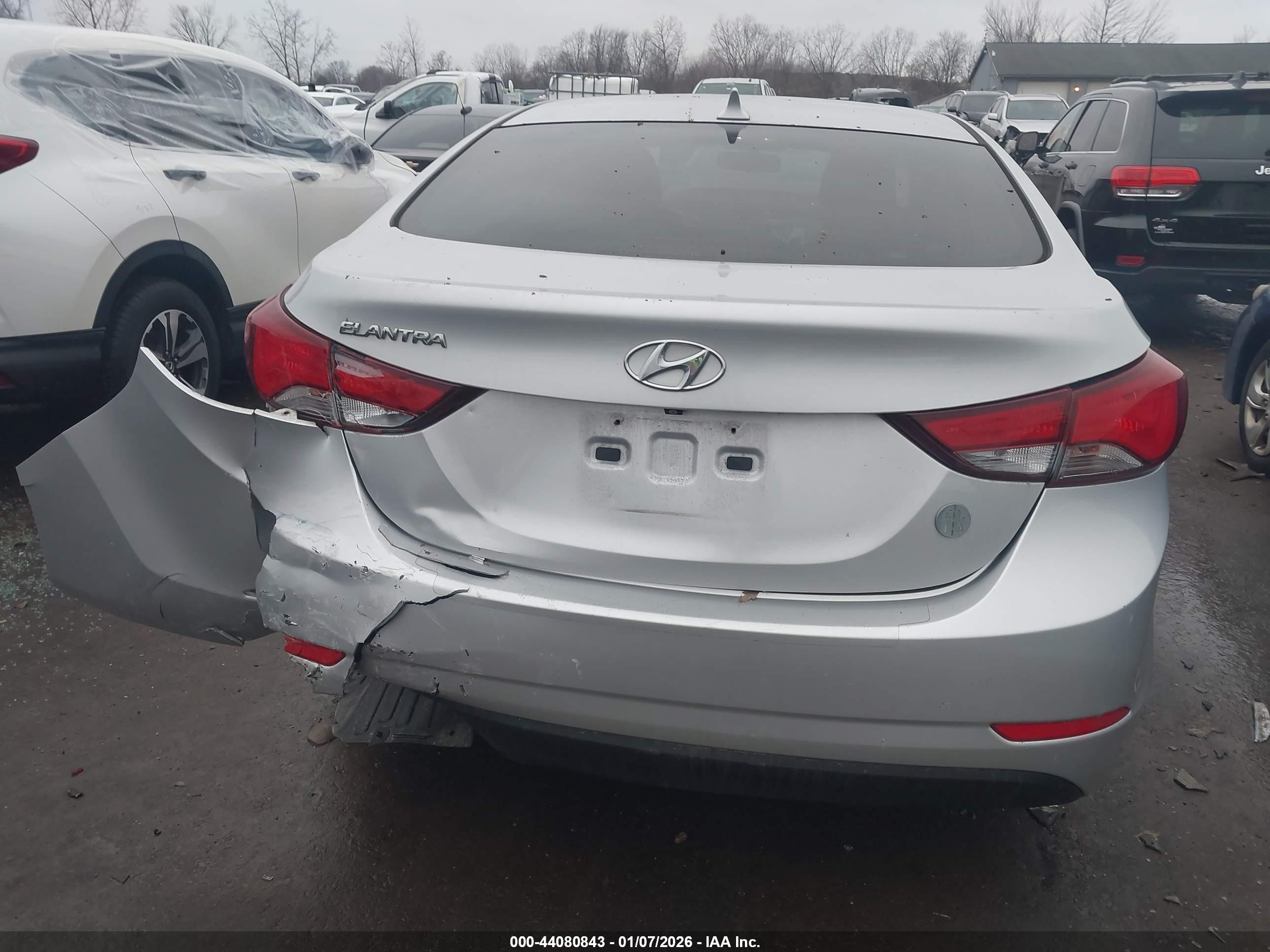 HYUNDAI ELANTRA image 6