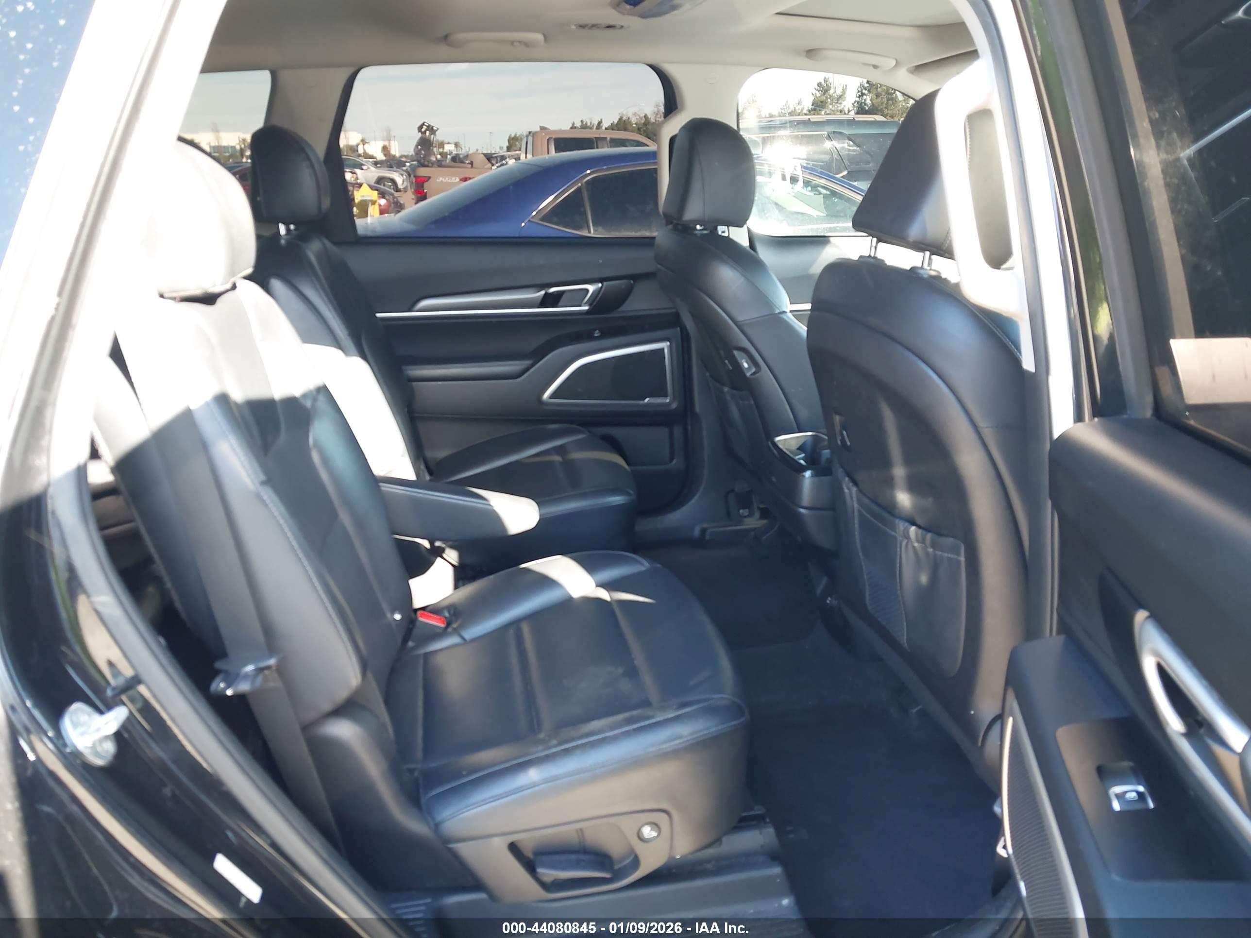 KIA TELLURIDE image 8