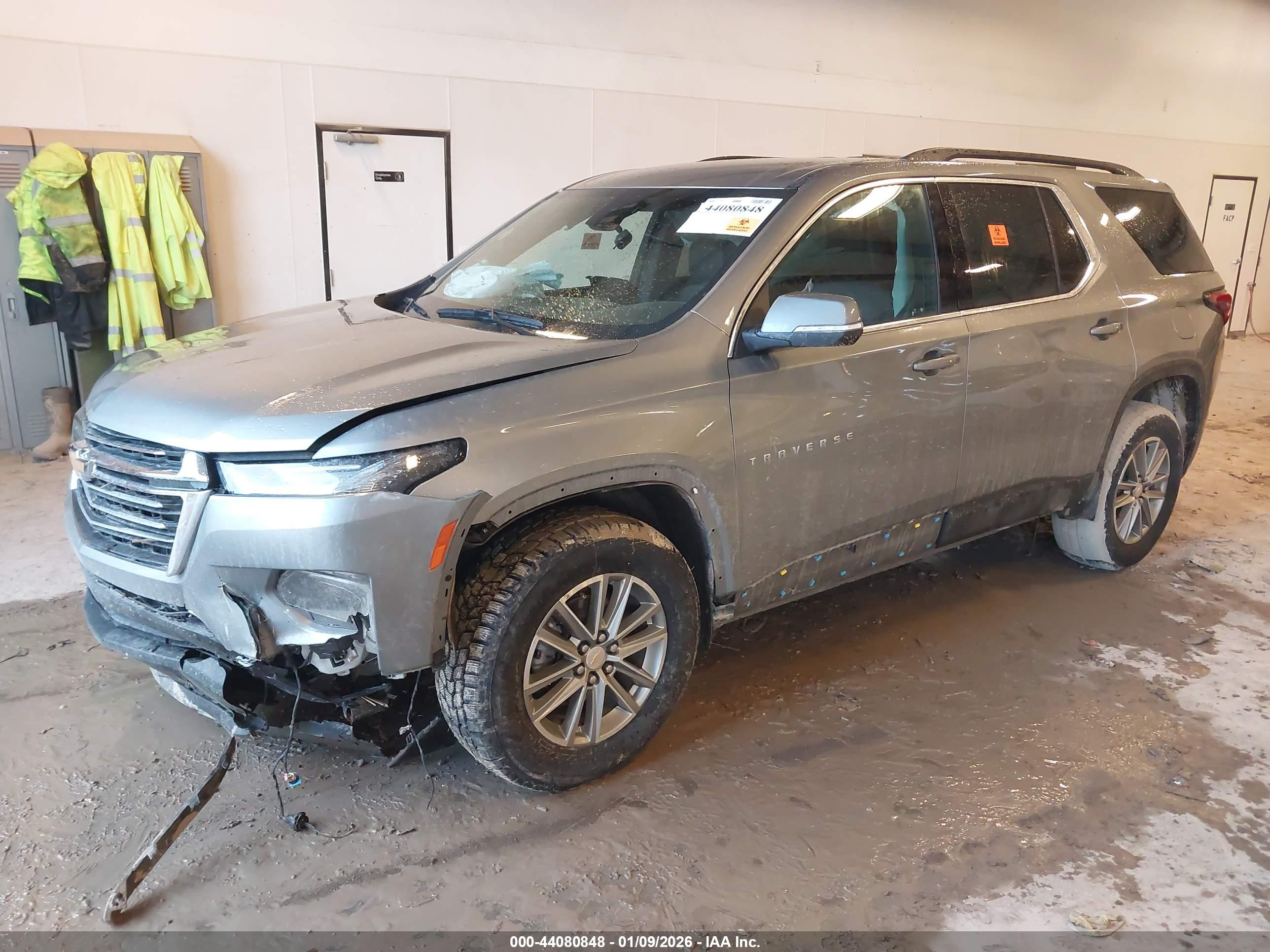 CHEVROLET TRAVERSE image 2