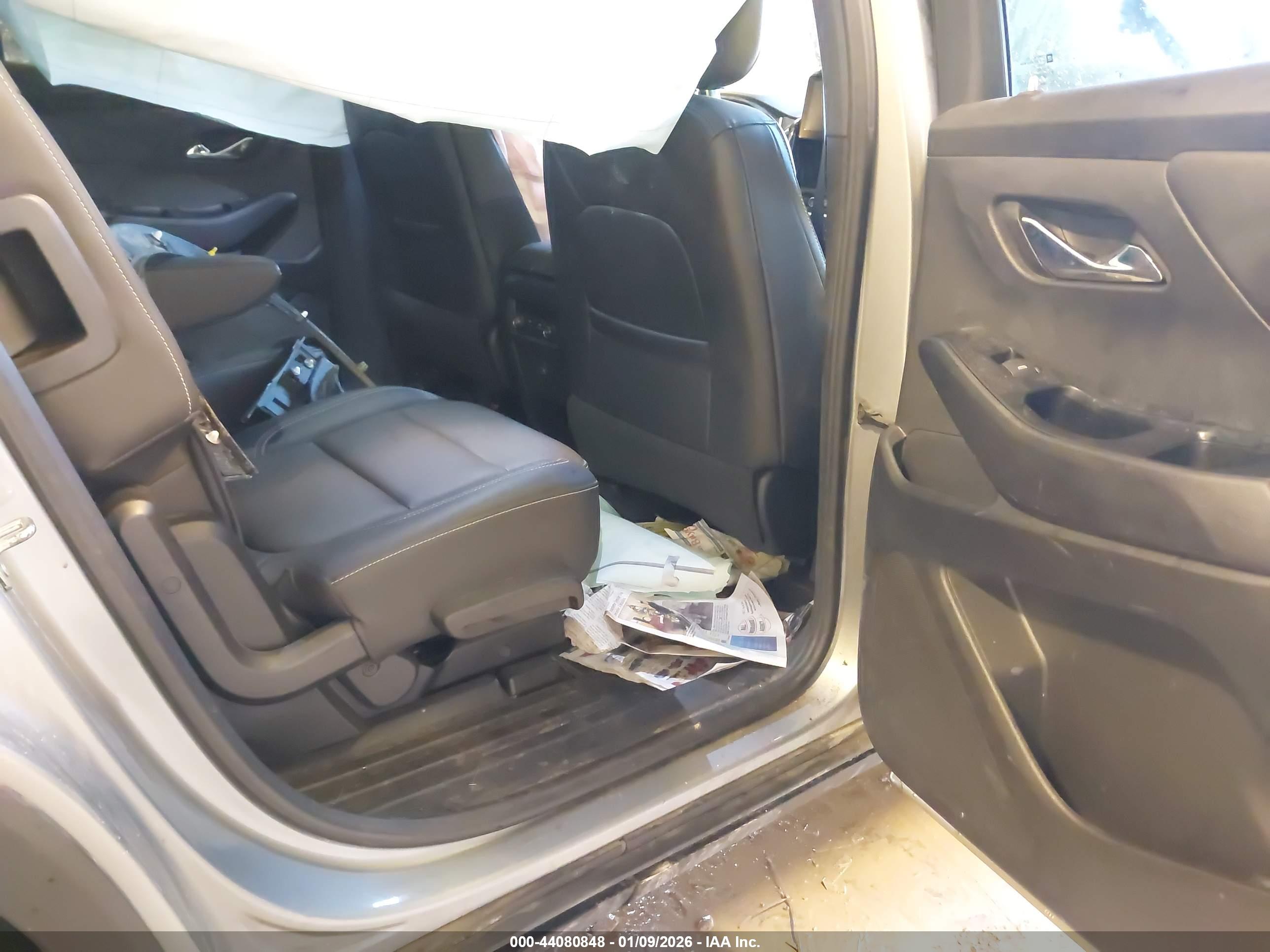 CHEVROLET TRAVERSE image 8