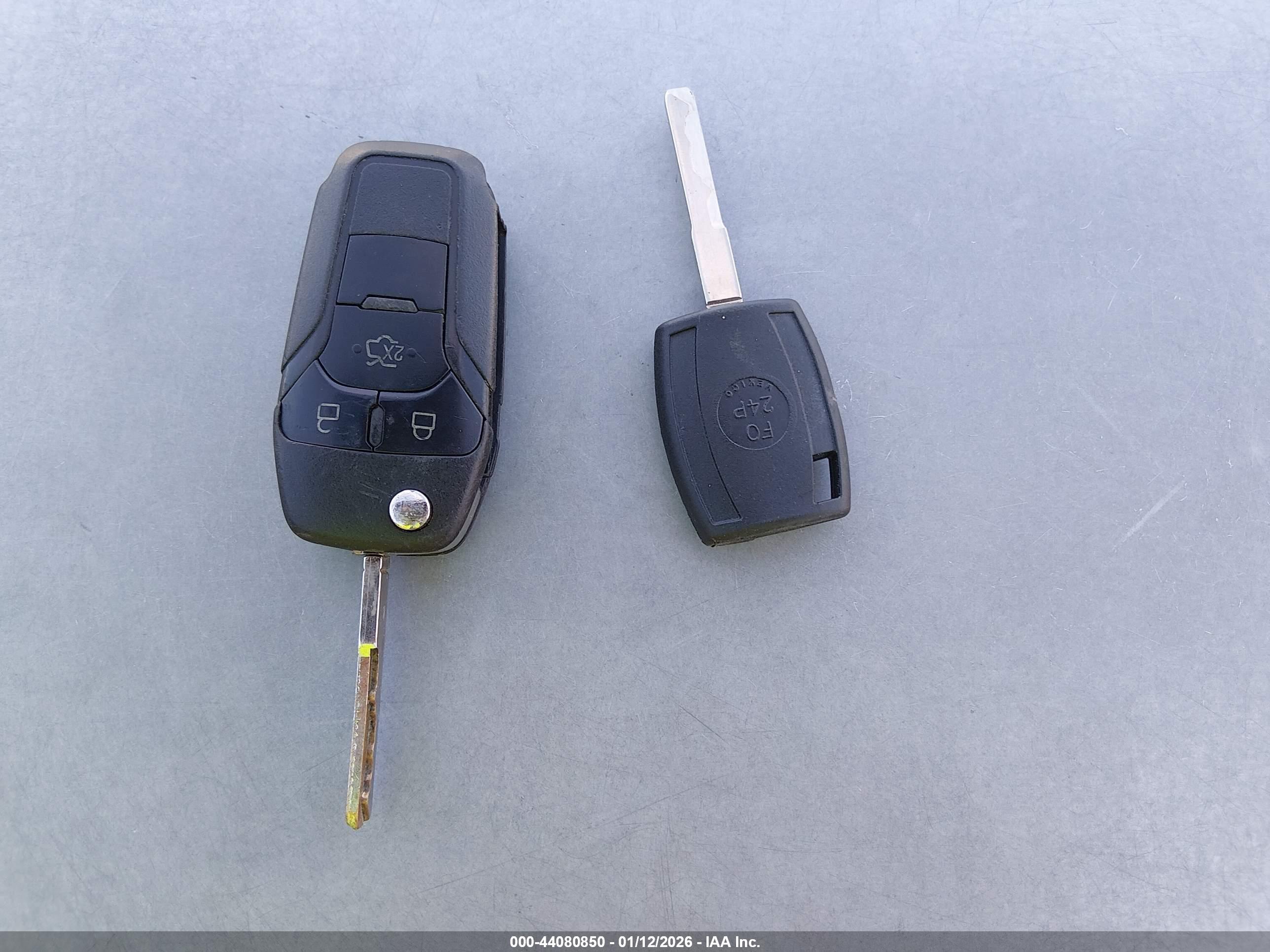 FORD FUSION image 11