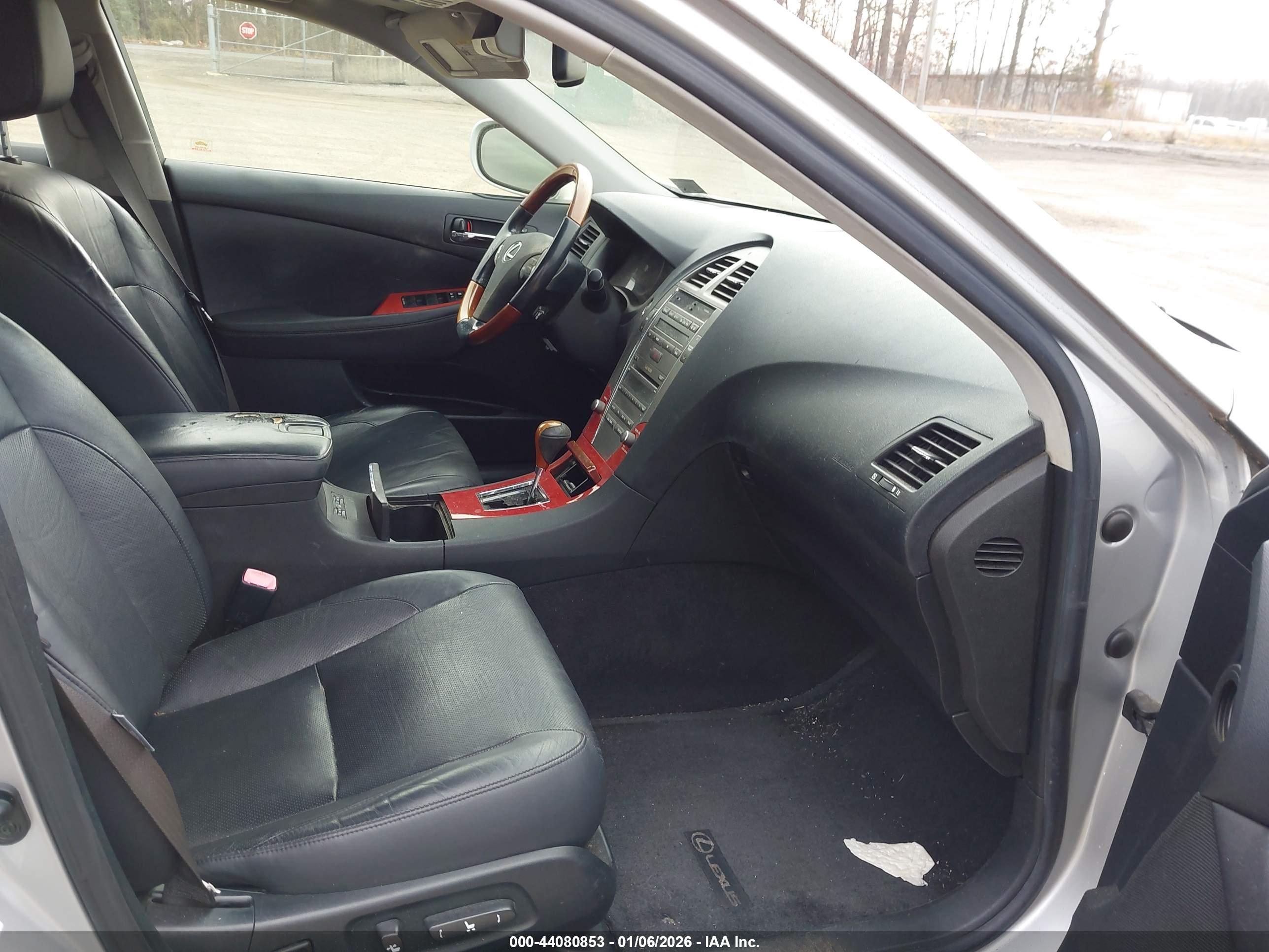 LEXUS ES image 5