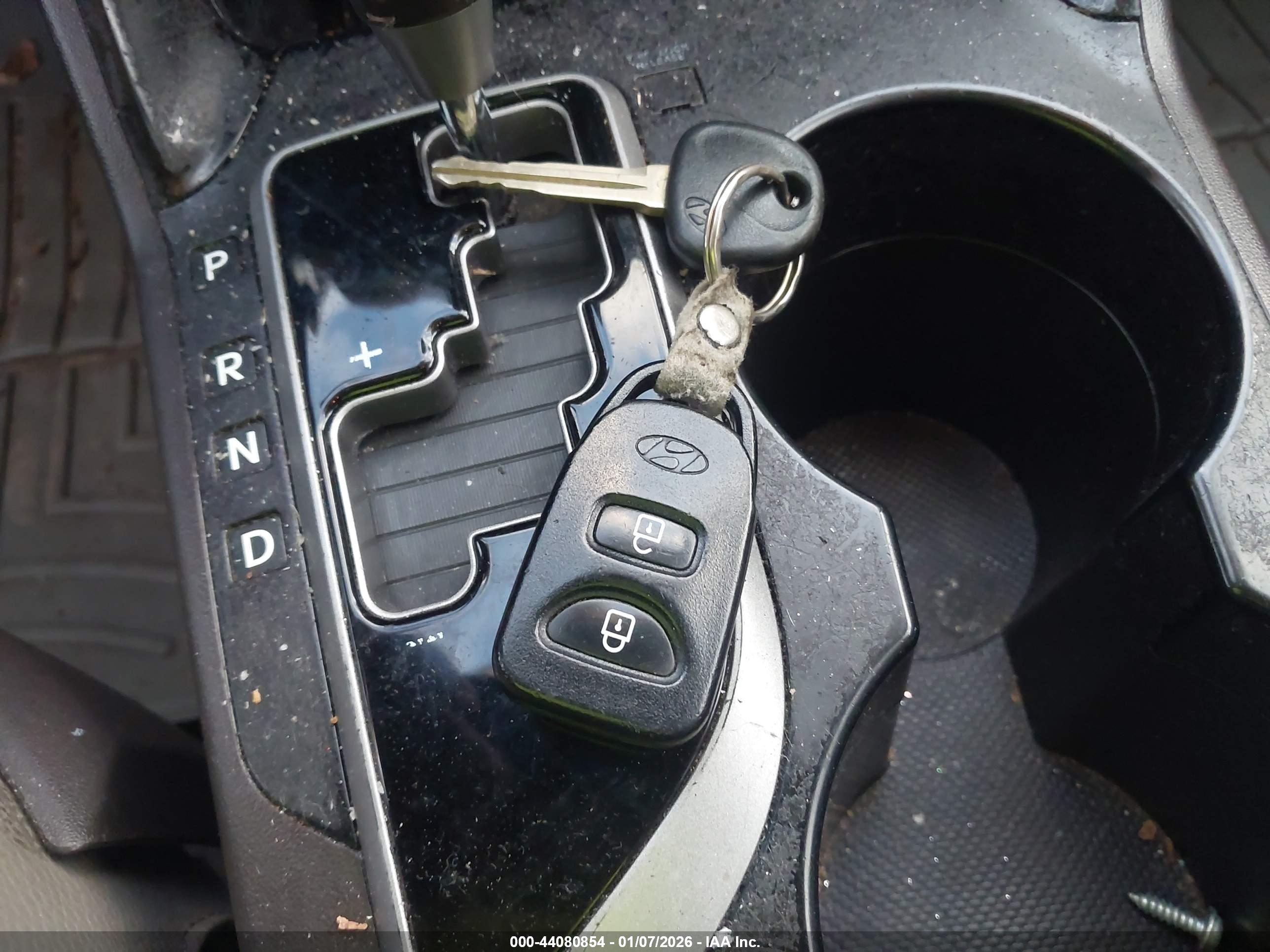 HYUNDAI TUCSON image 11