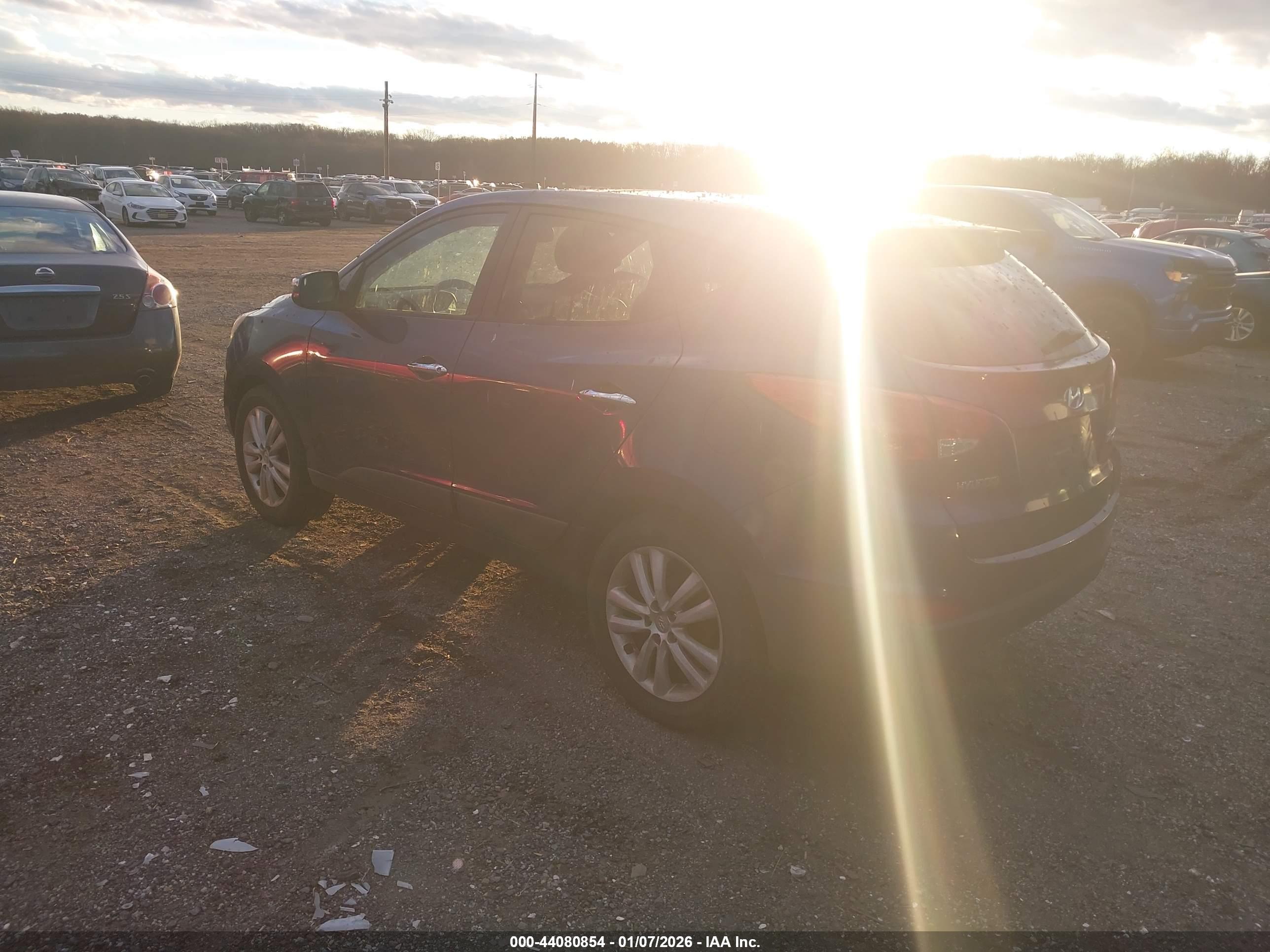 HYUNDAI TUCSON image 3