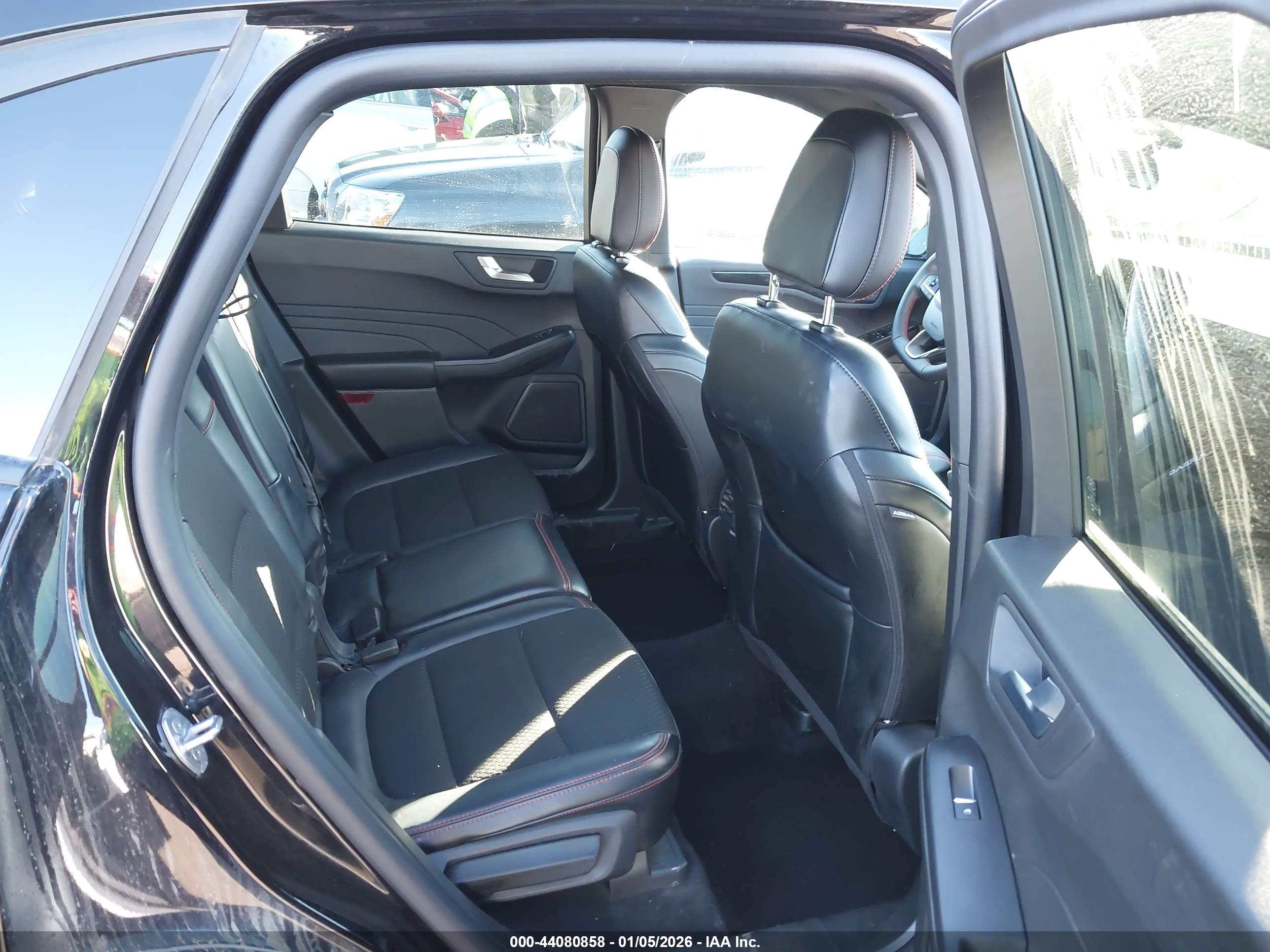 FORD ESCAPE image 8