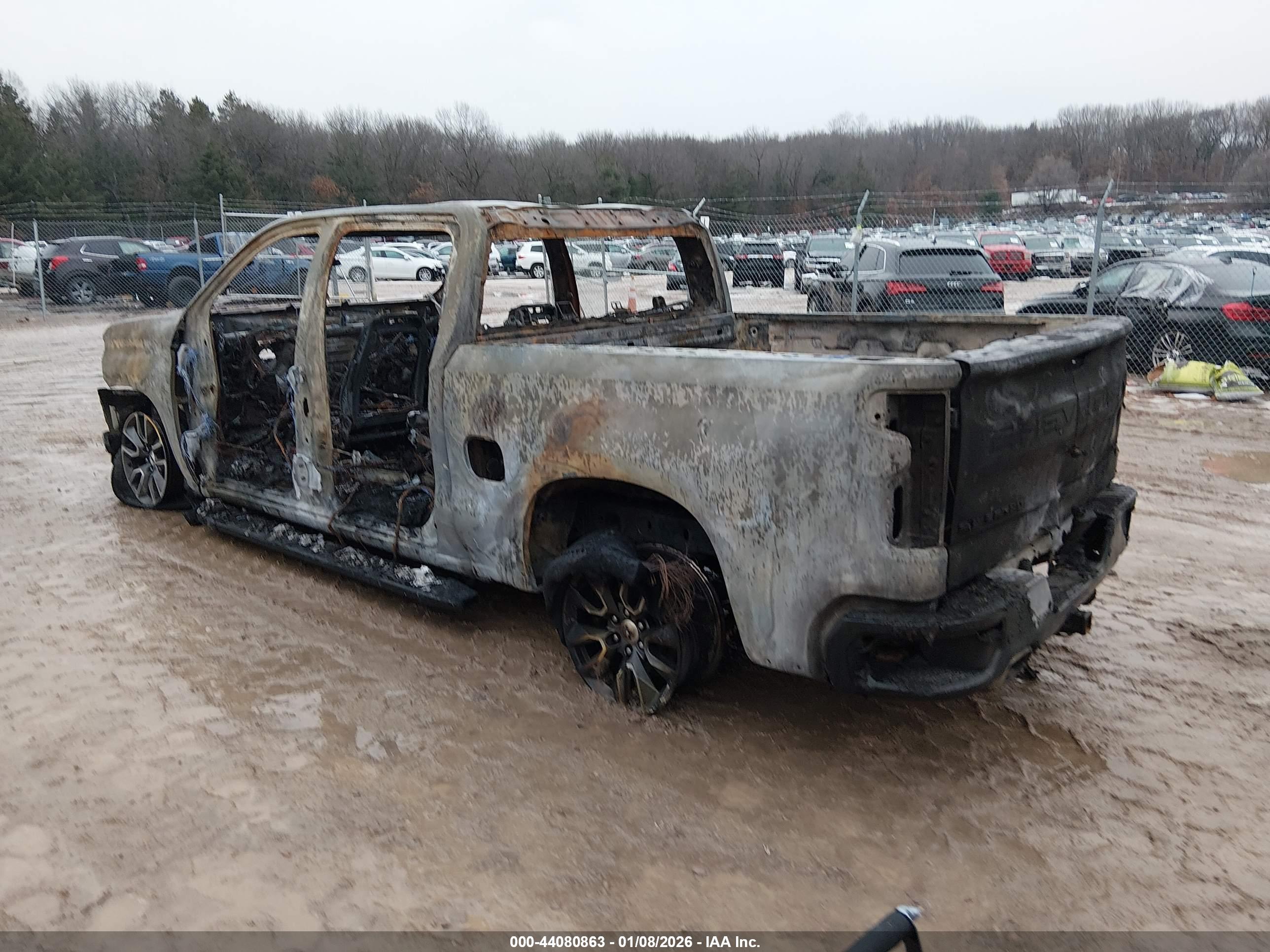 CHEVROLET SILVERADO image 3