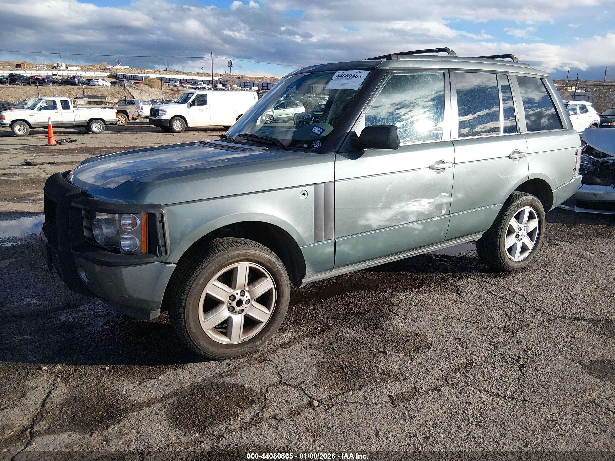 LAND ROVER image 2