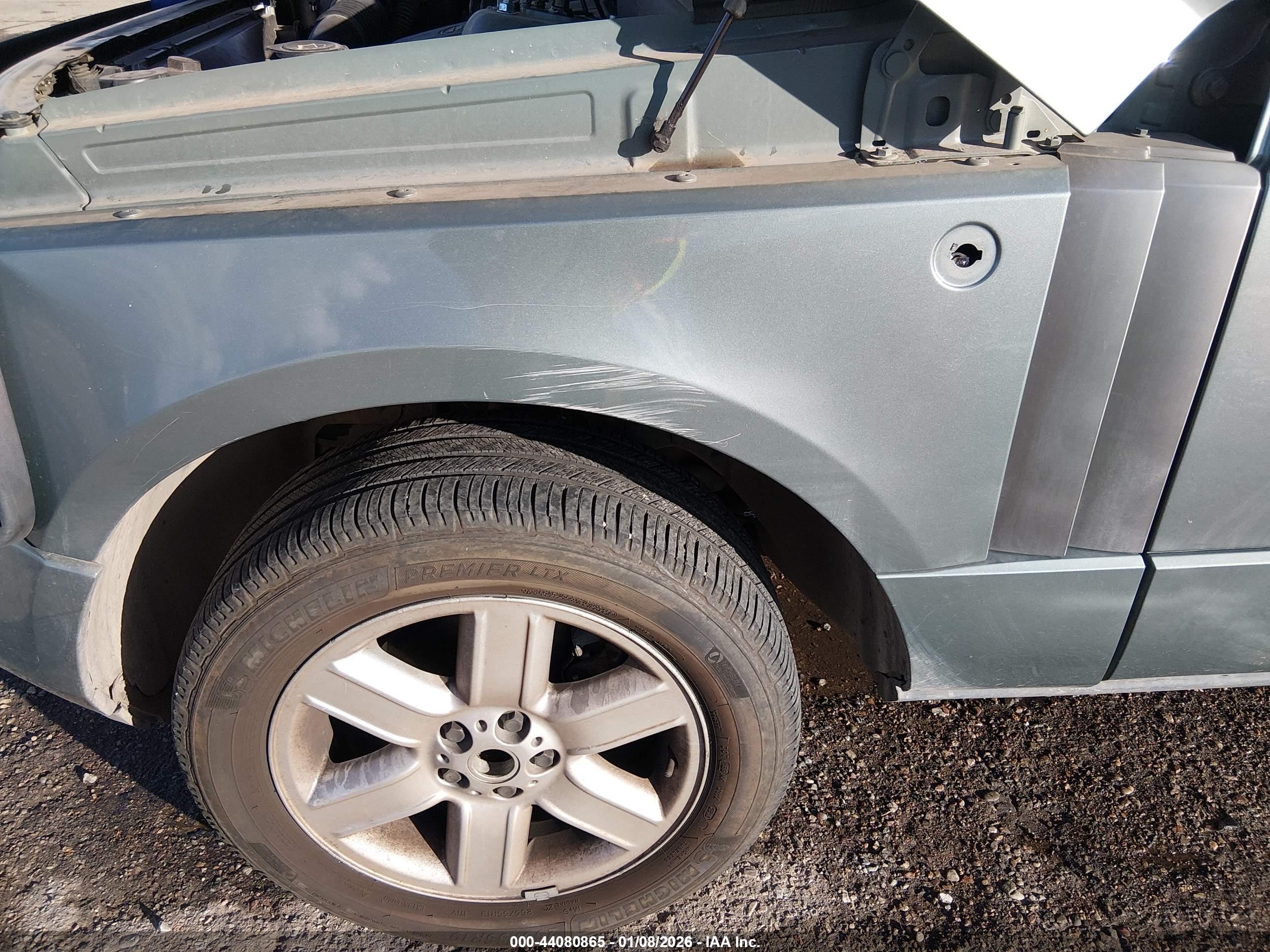 LAND ROVER image 6