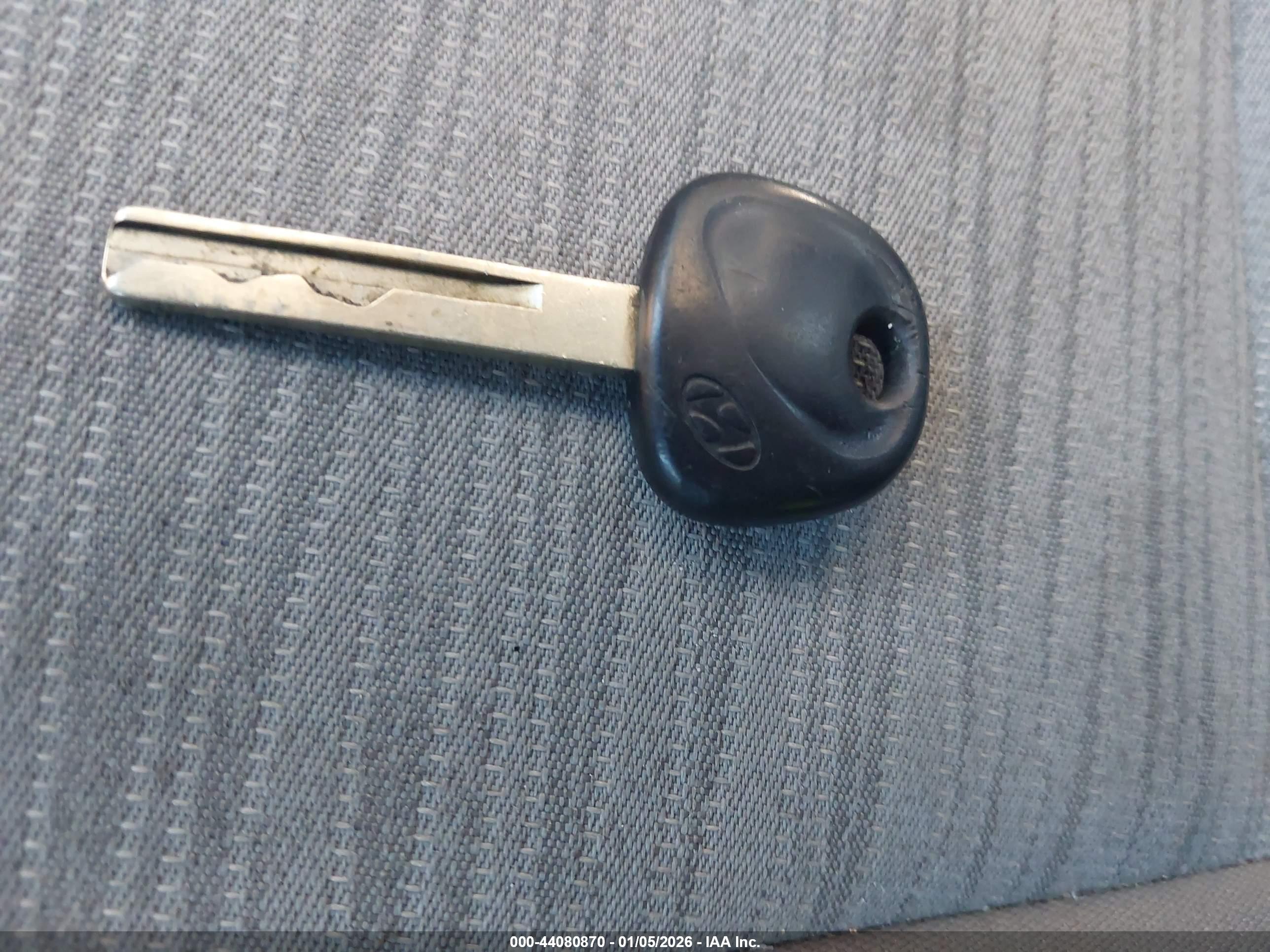 HYUNDAI ACCENT image 11