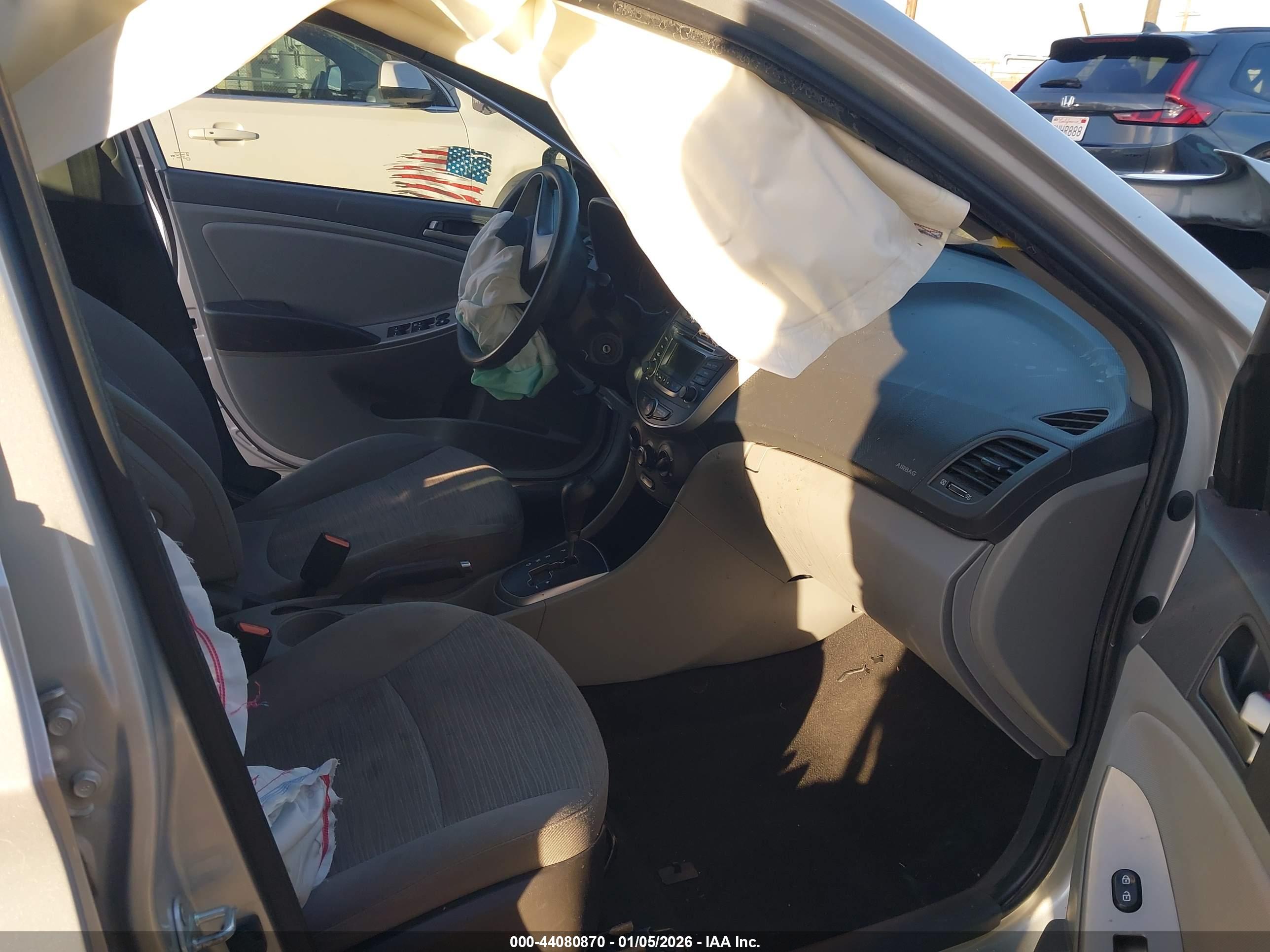 HYUNDAI ACCENT image 5