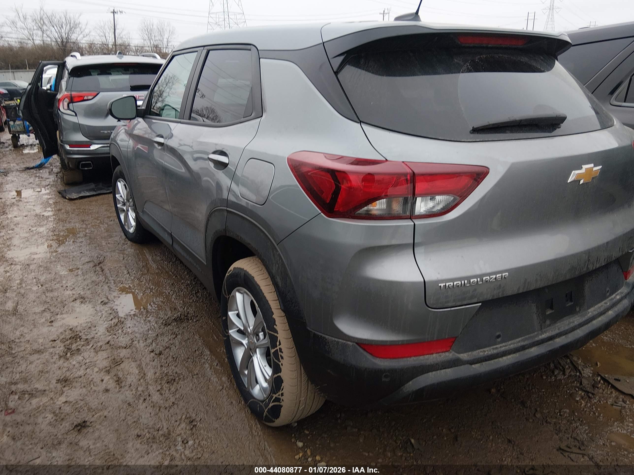 CHEVROLET TRAILBLAZER image 3