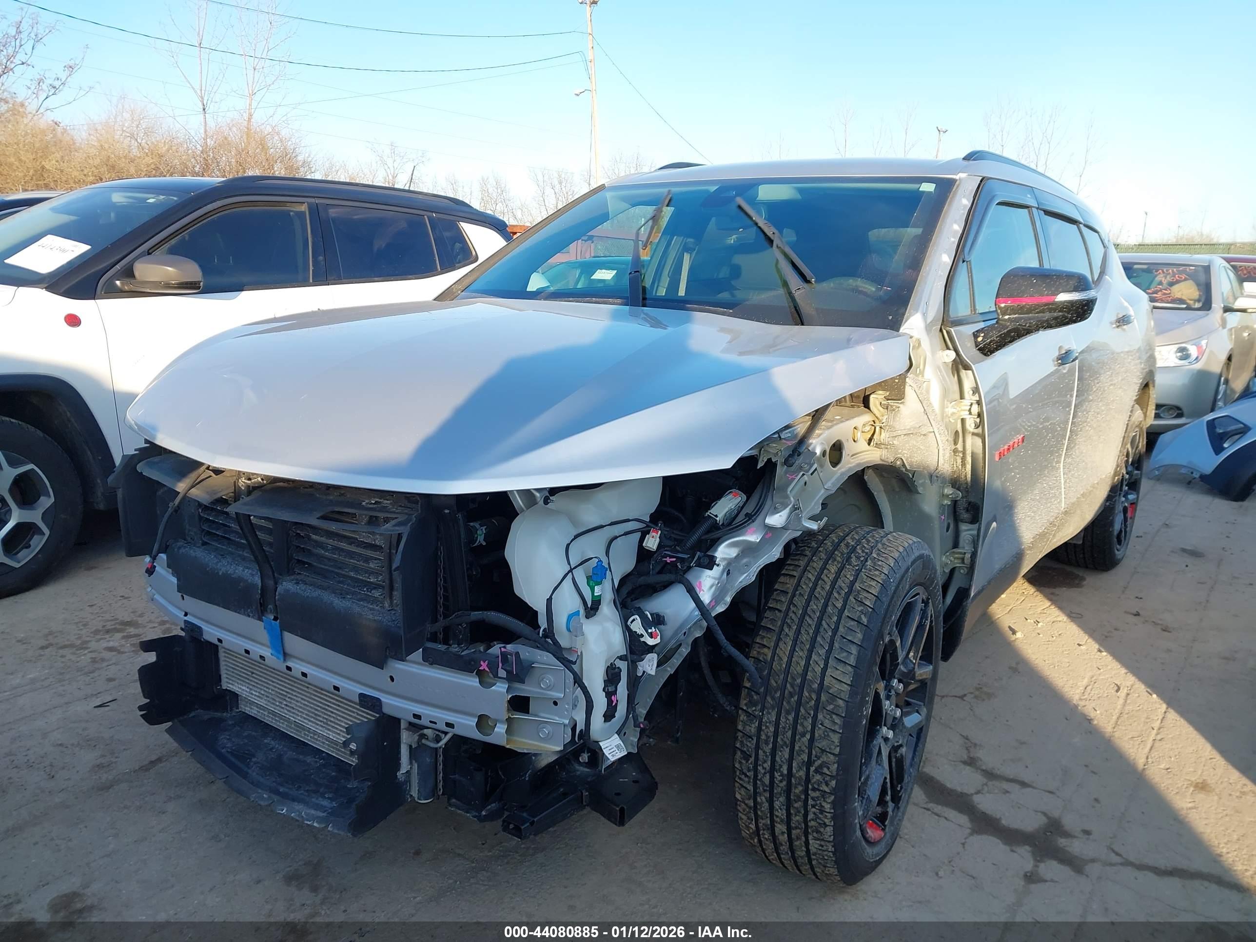 CHEVROLET BLAZER image 2