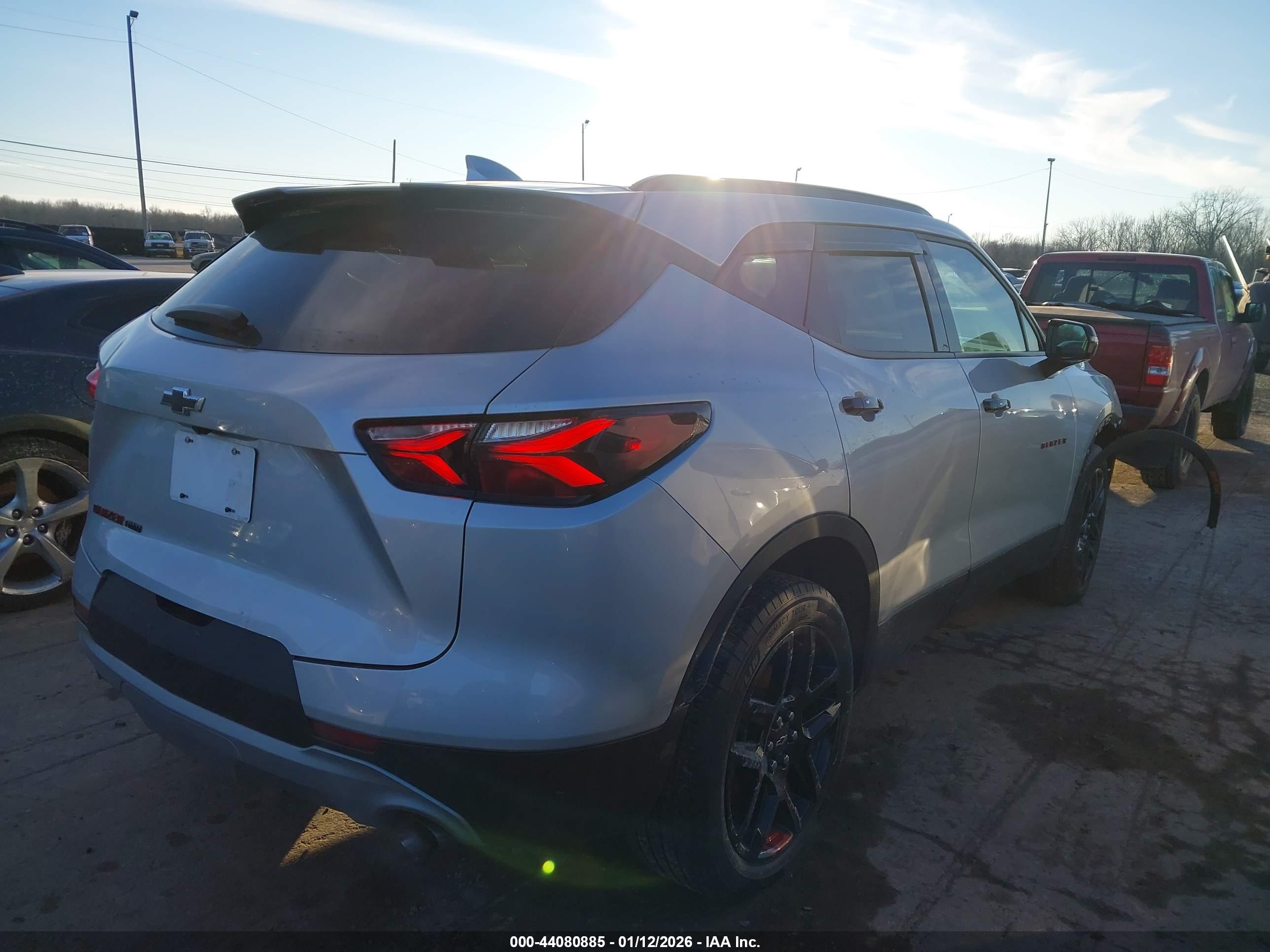 CHEVROLET BLAZER image 4