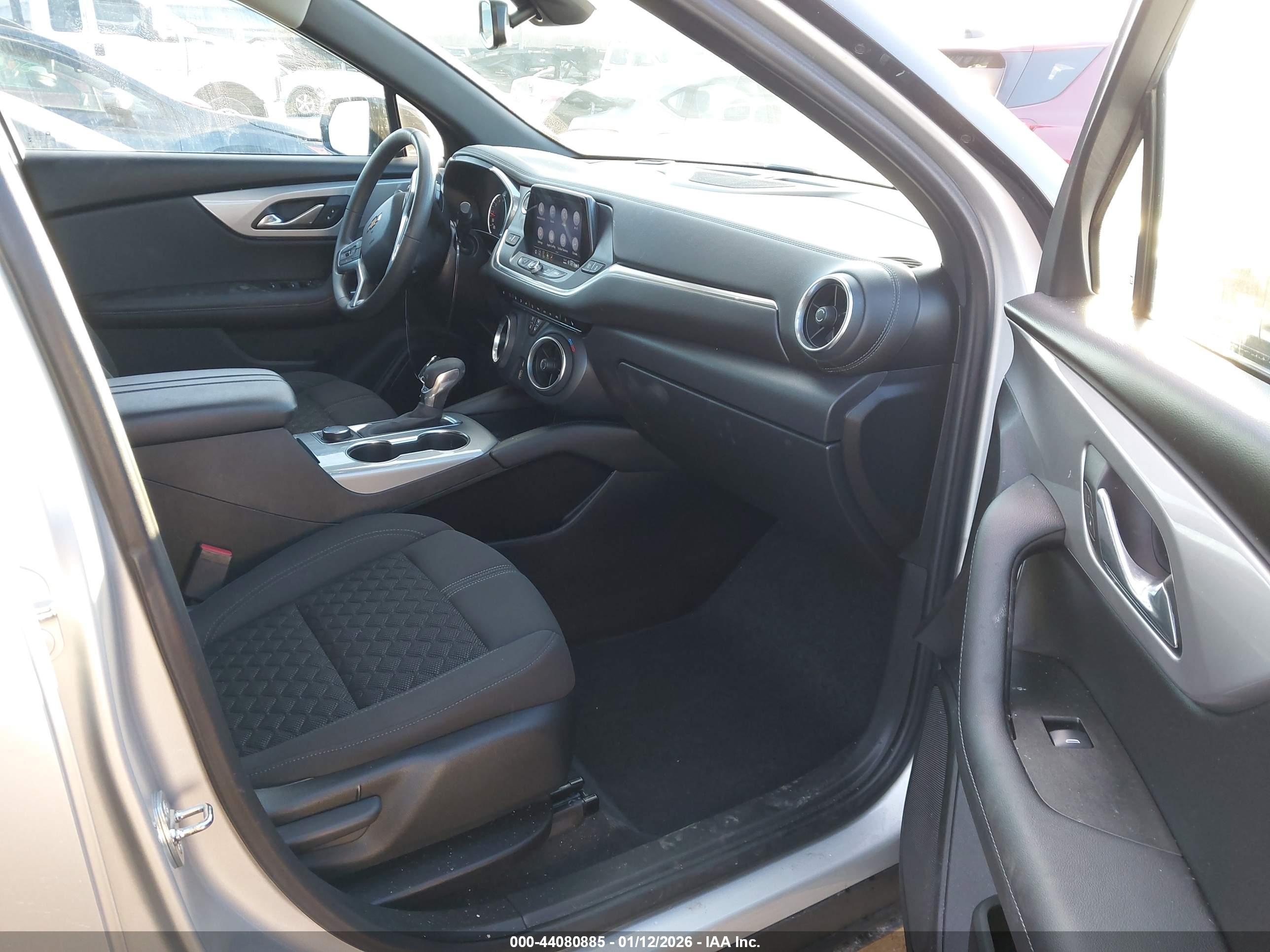 CHEVROLET BLAZER image 5