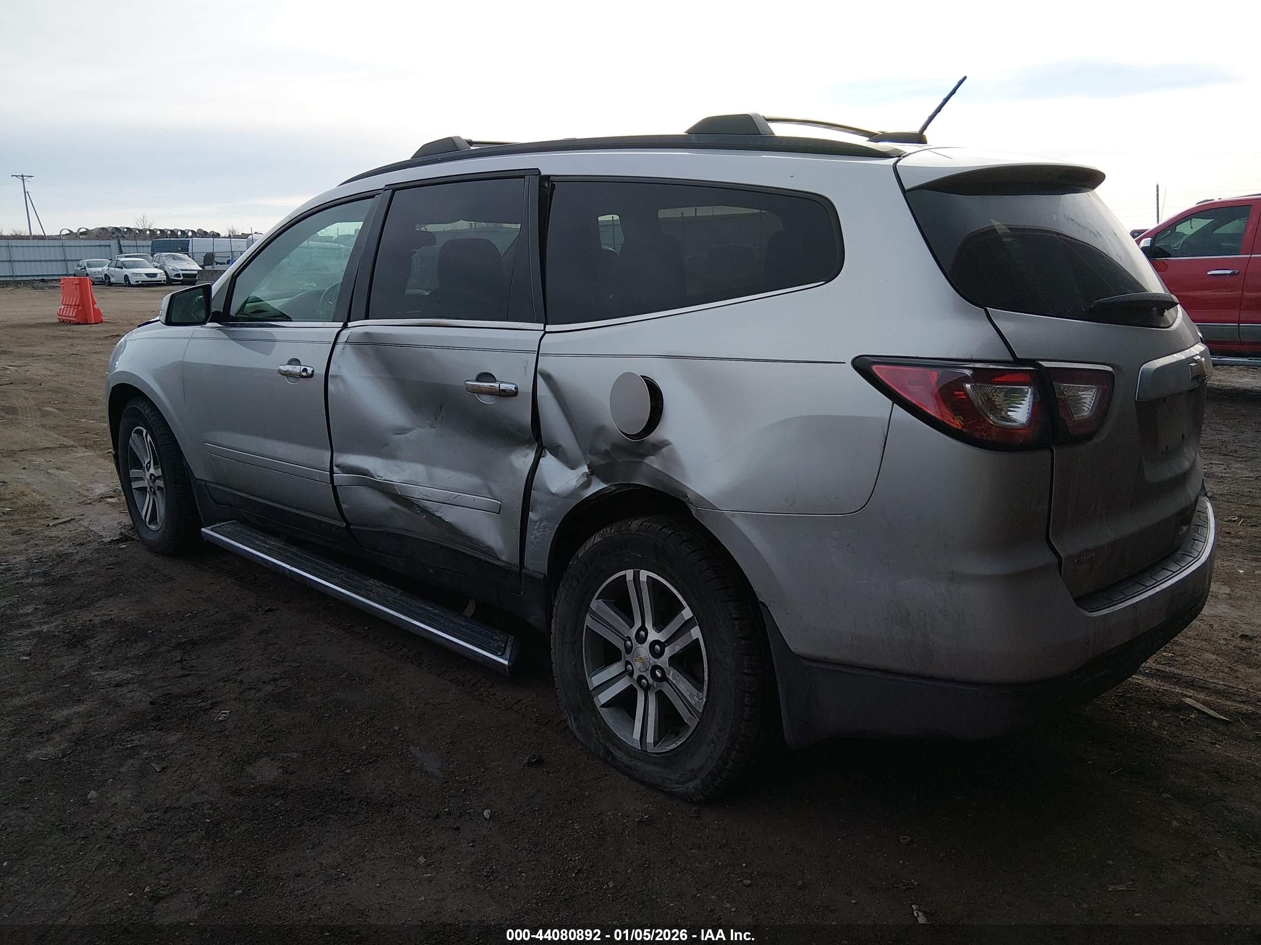 CHEVROLET TRAVERSE image 3