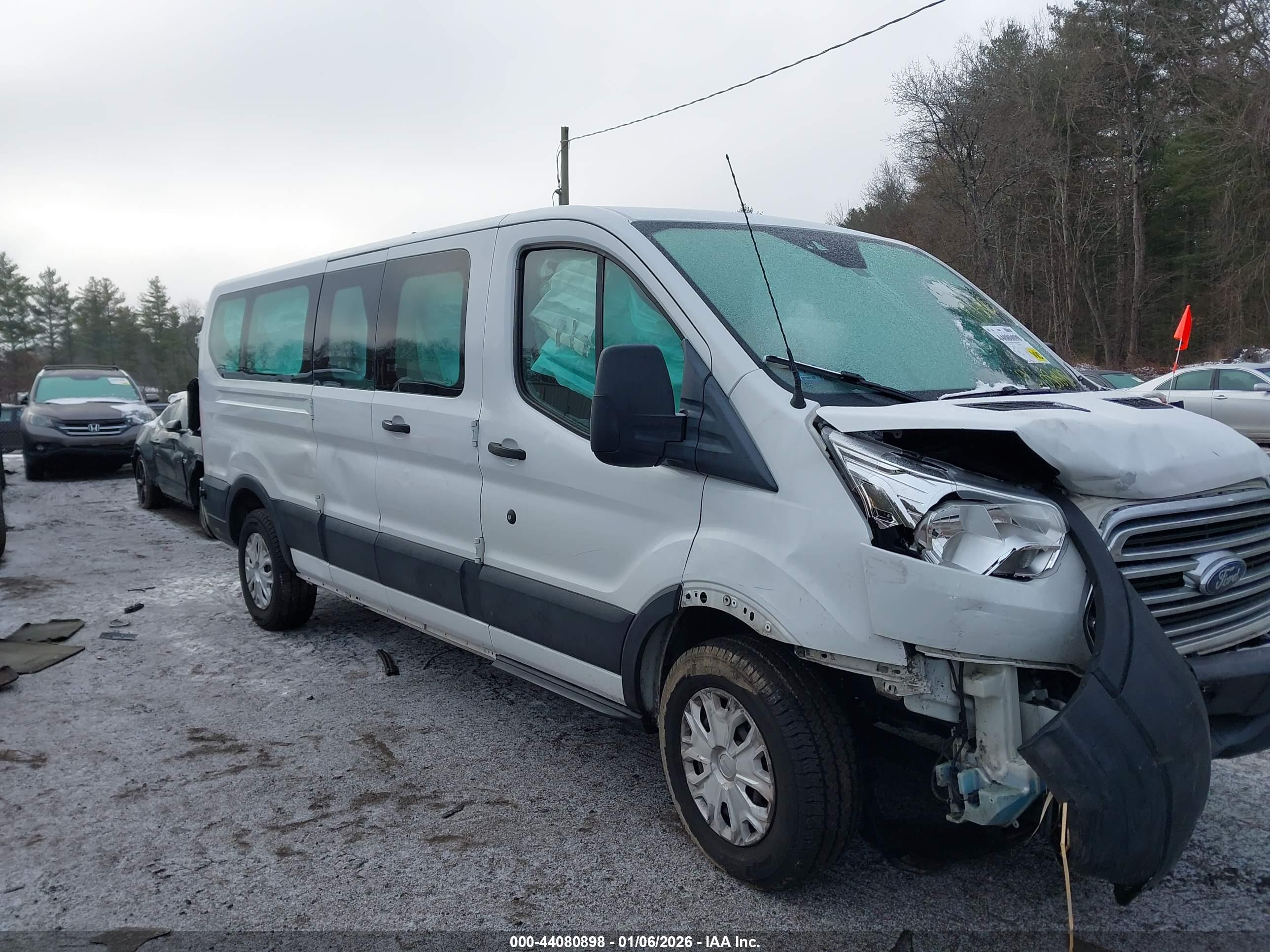 FORD TRANSIT-350 image 6
