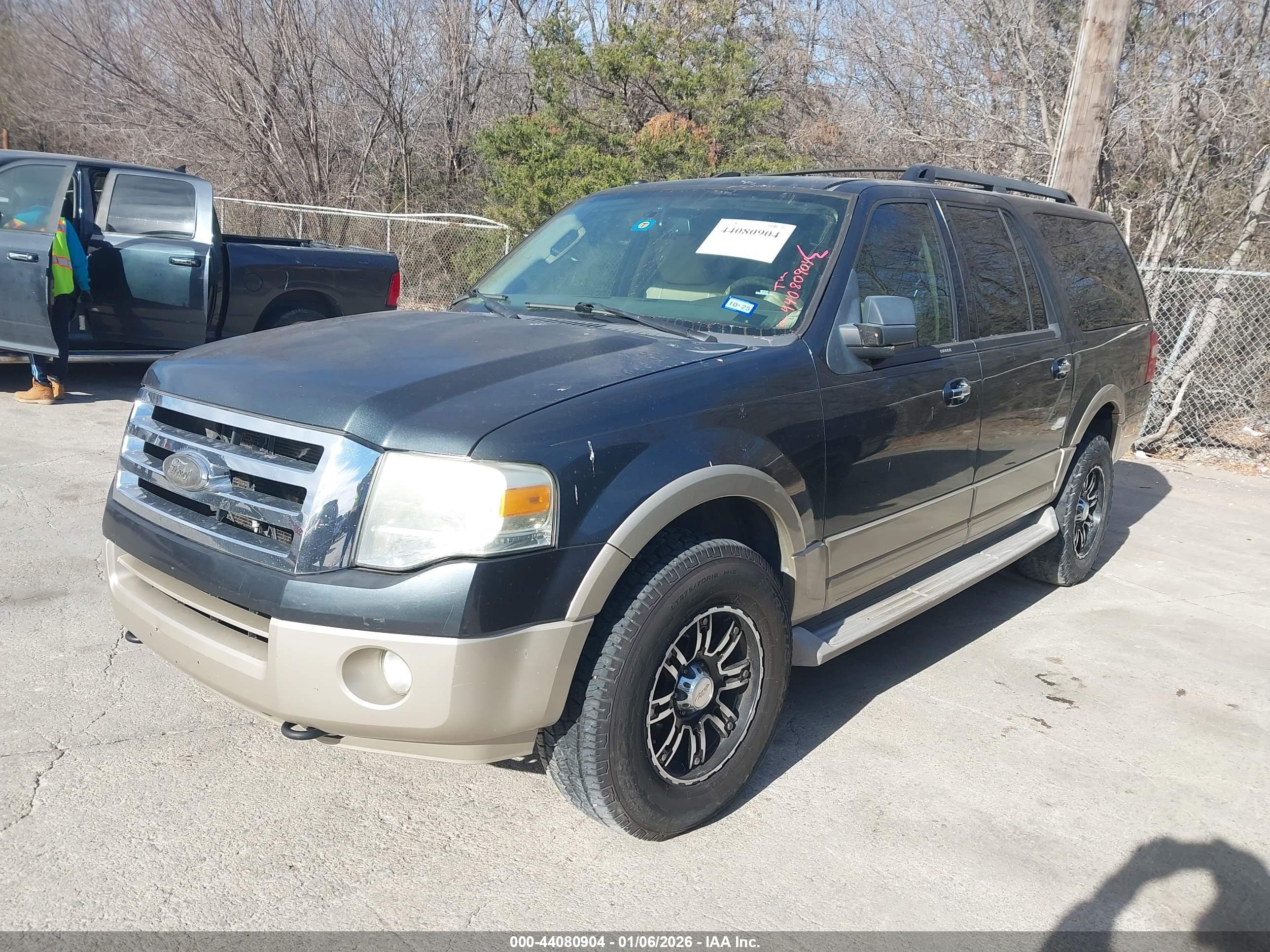 FORD EXPEDITION image 2