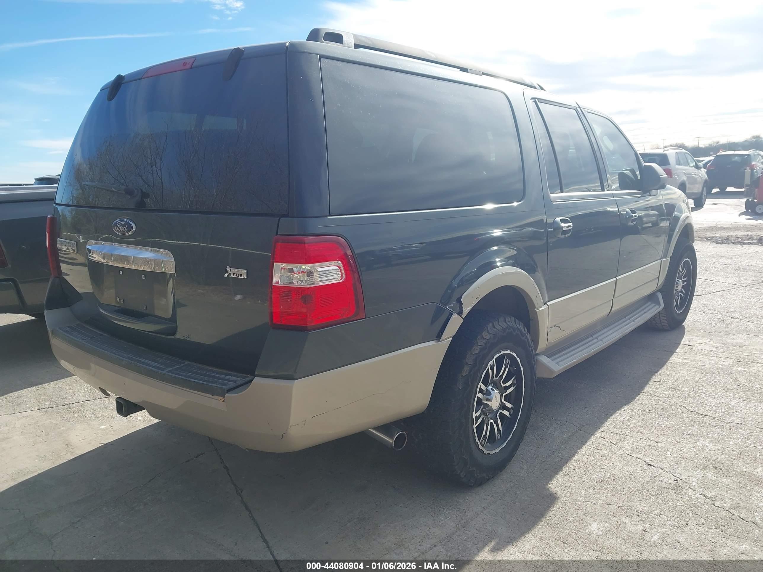 FORD EXPEDITION image 4