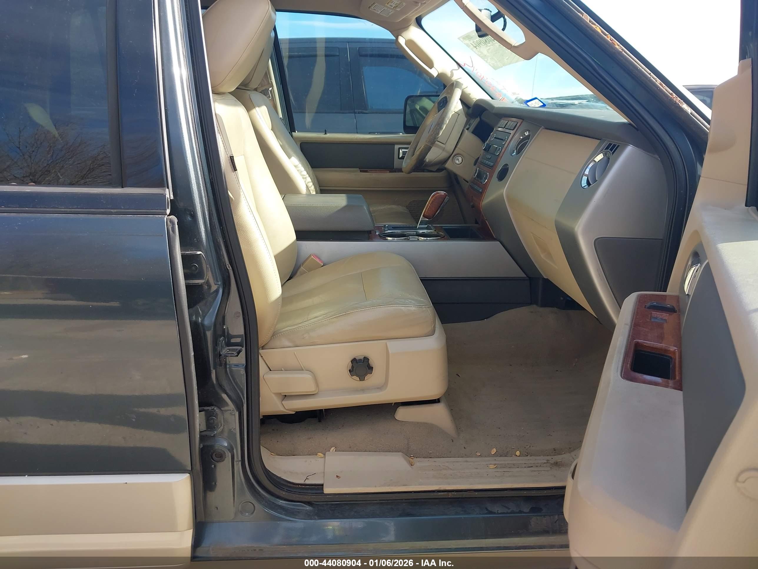 FORD EXPEDITION image 5