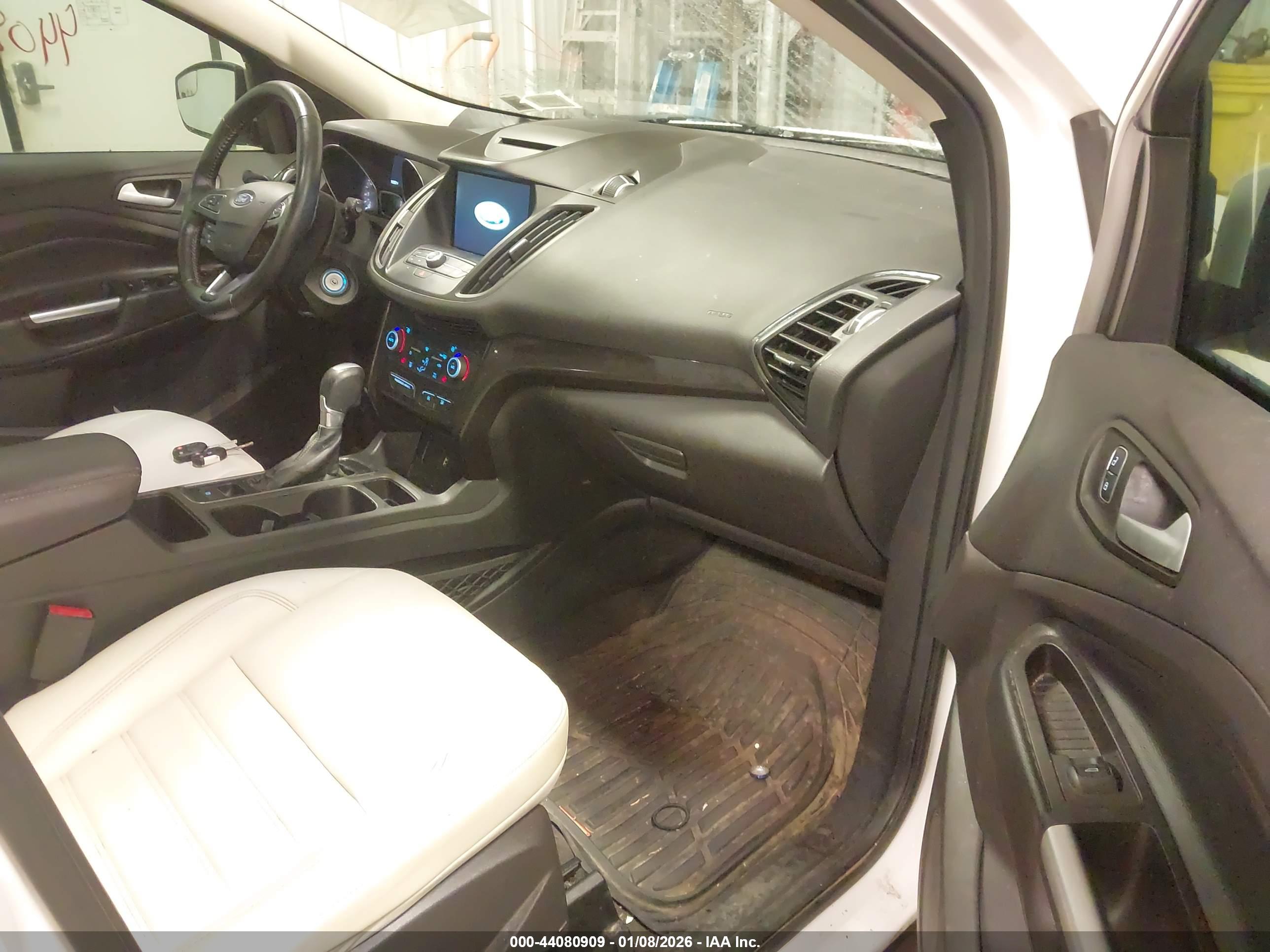 FORD ESCAPE image 5