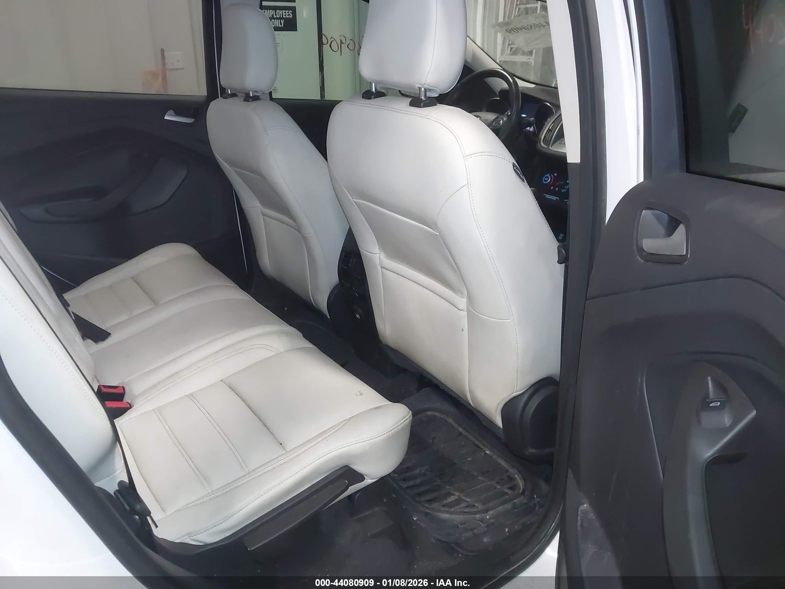 FORD ESCAPE image 8