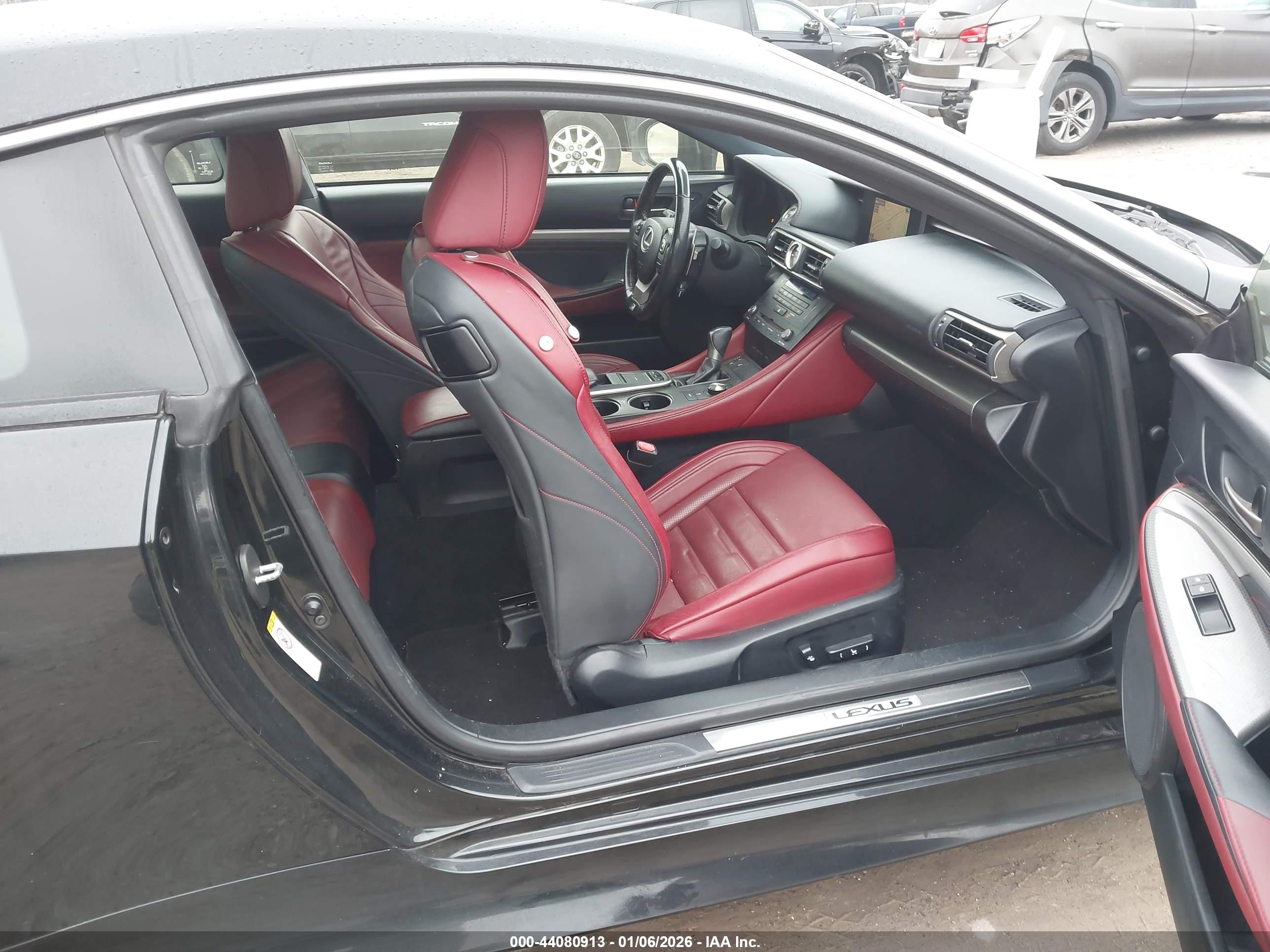 LEXUS RC image 5
