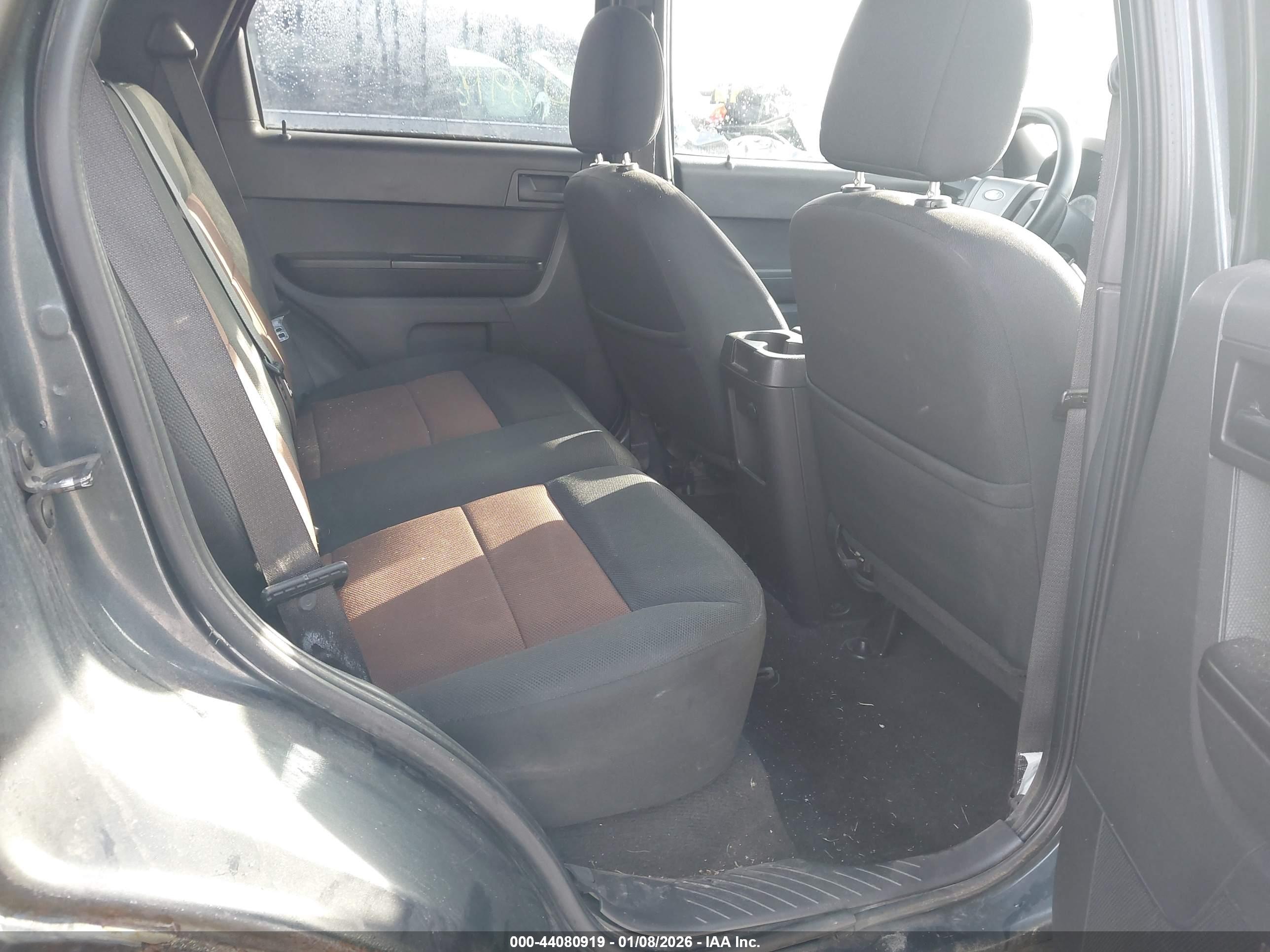 FORD ESCAPE image 8