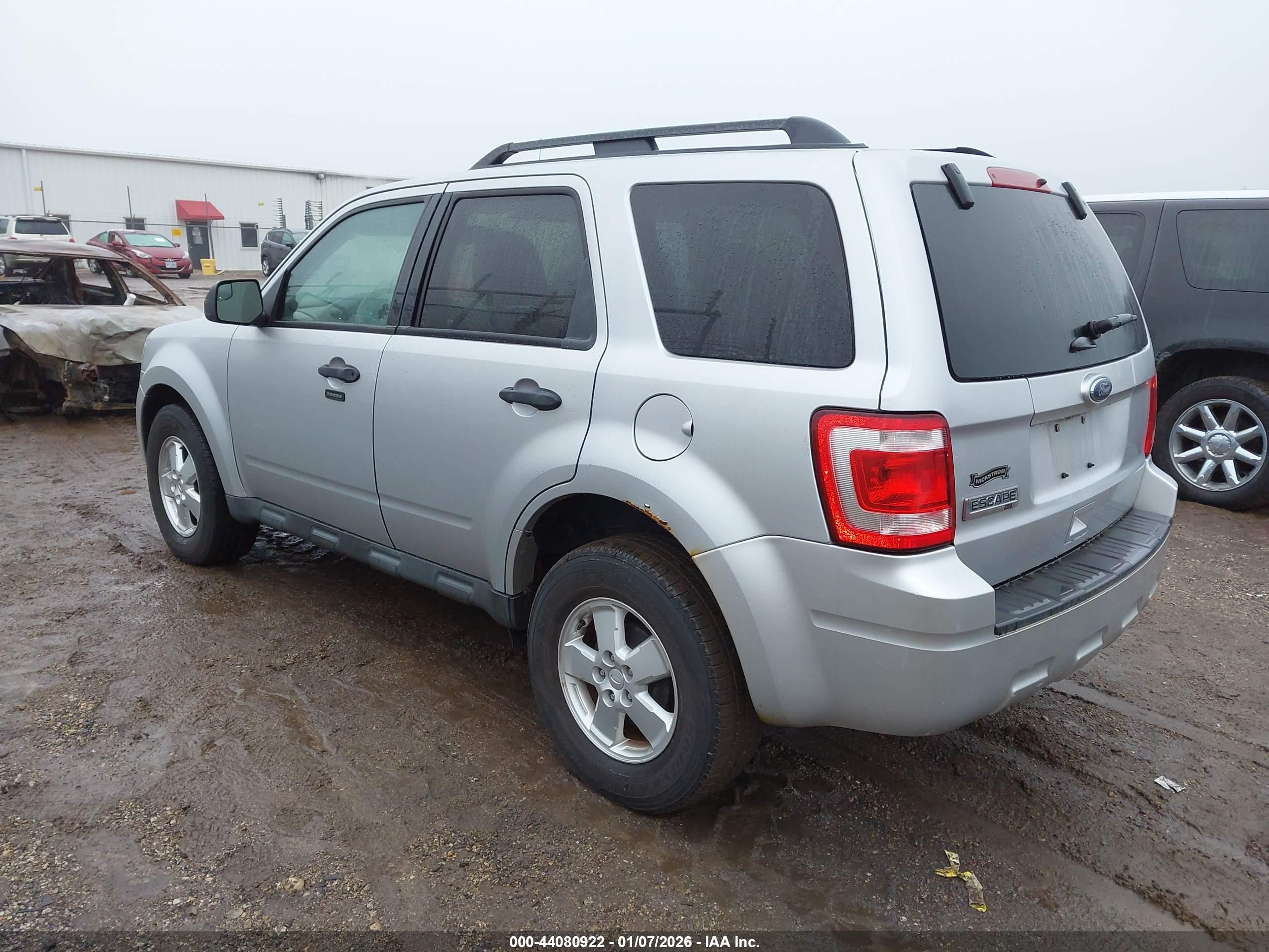 FORD ESCAPE image 3
