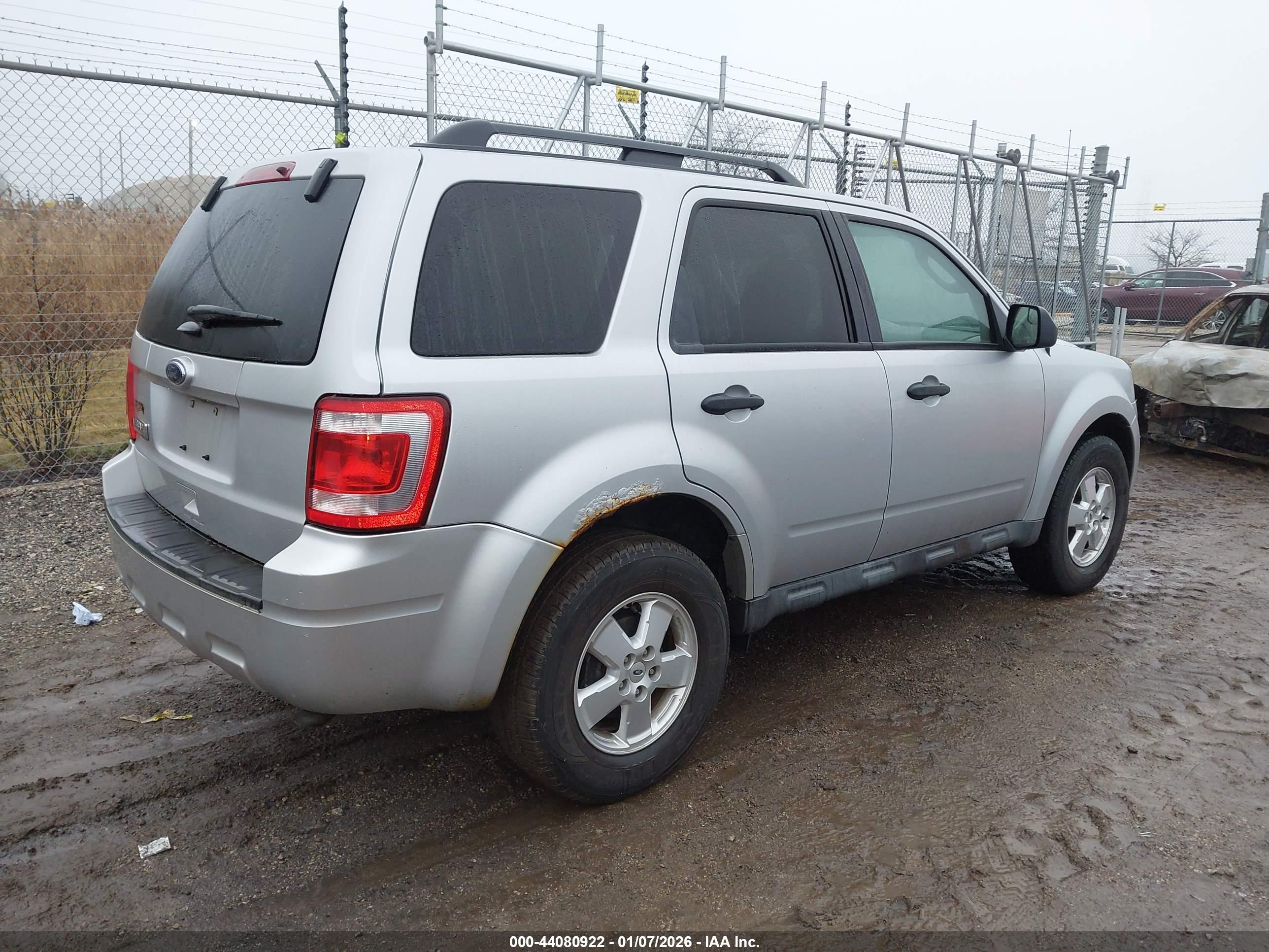 FORD ESCAPE image 4